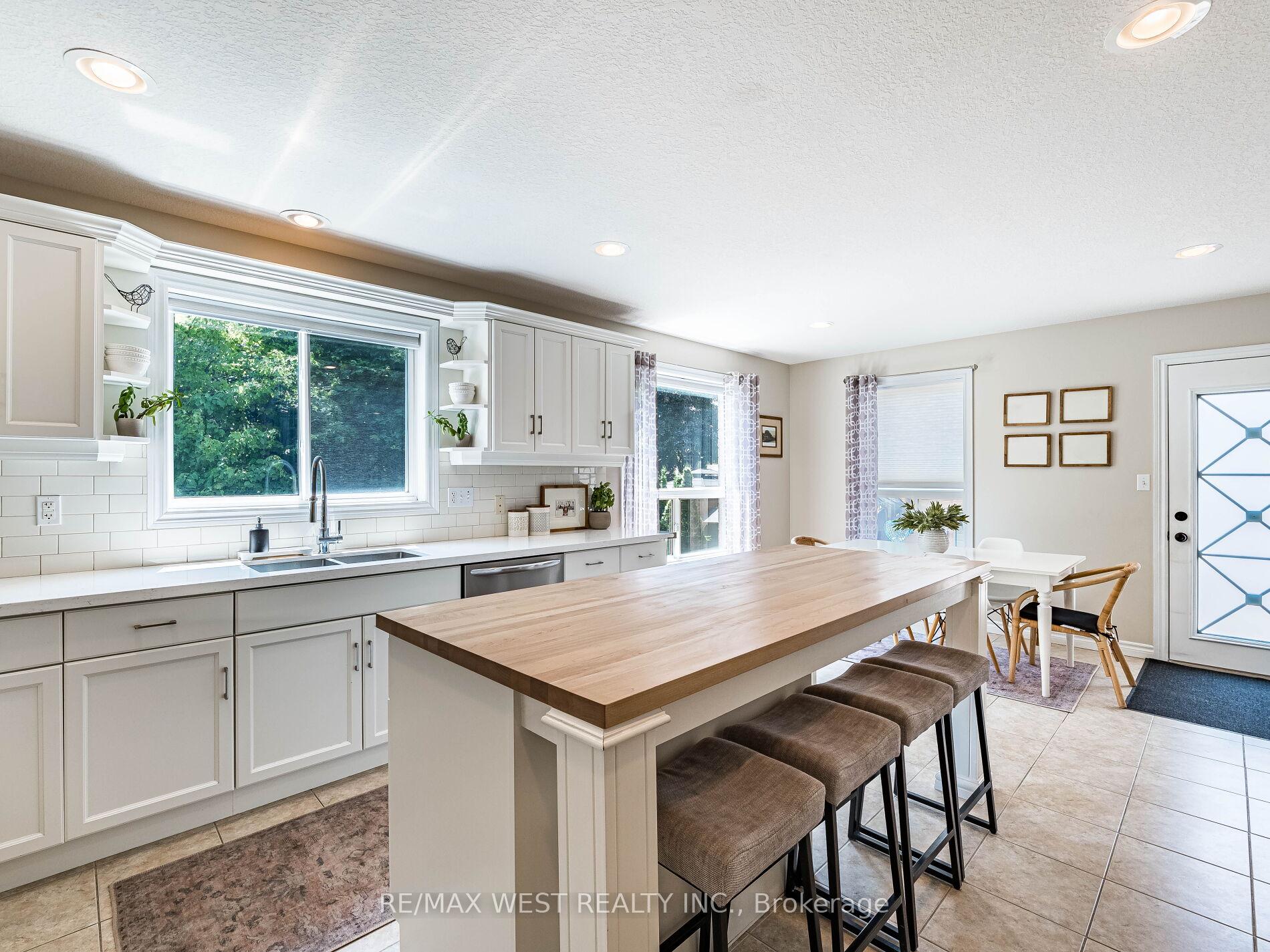 Photo 15 of 19 Bowen Drive, Guelph, Victoria North — HOMEH