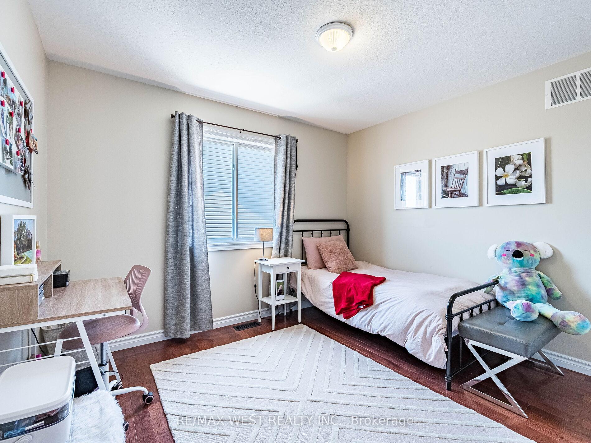 Photo 22 of 19 Bowen Drive, Guelph, Victoria North — HOMEH