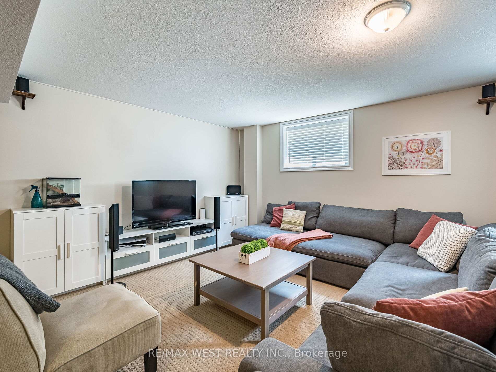 Photo 29 of 19 Bowen Drive, Guelph, Victoria North — HOMEH