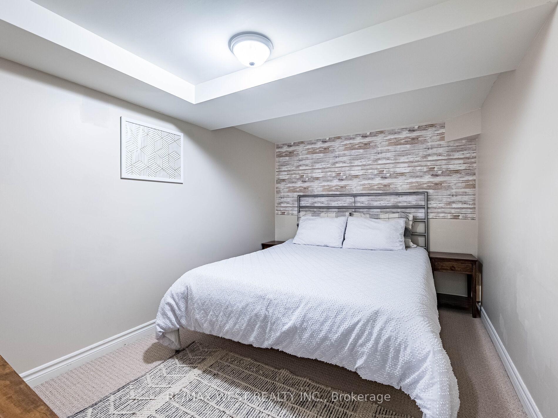 Photo 31 of 19 Bowen Drive, Guelph, Victoria North — HOMEH