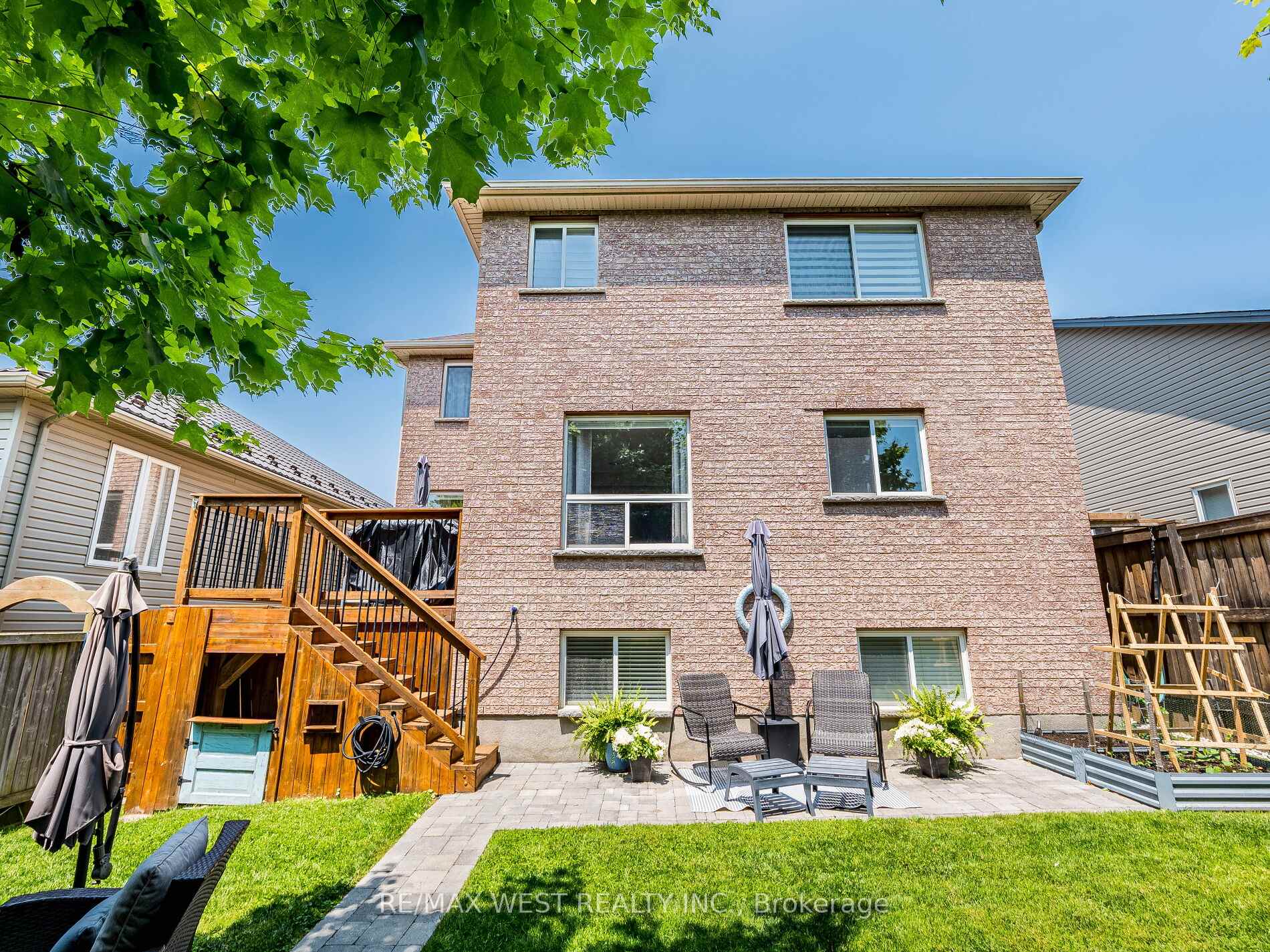 Photo 35 of 19 Bowen Drive, Guelph, Victoria North — HOMEH