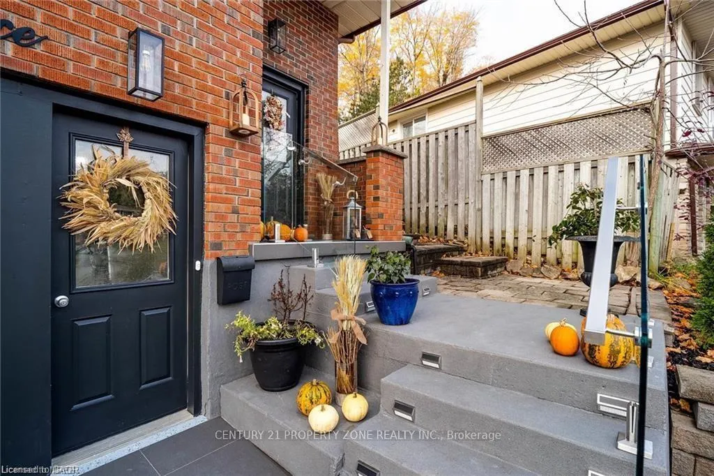 Photo 3 of Unit Basement, 218 Ingleside Place, Kitchener, Victoria Hills — HOMEH