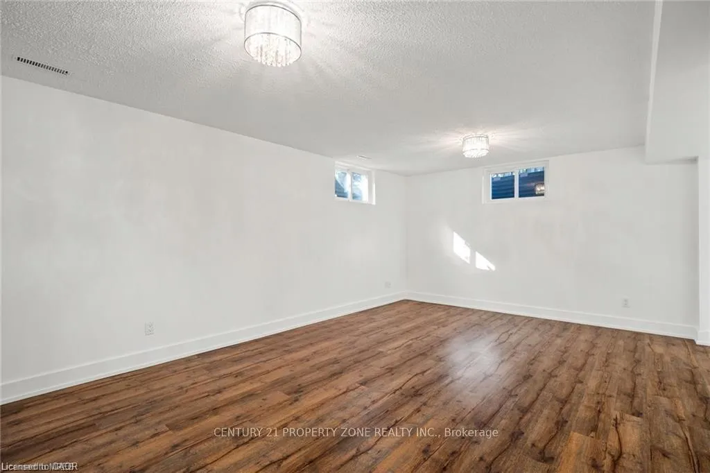 Photo 10 of Unit Basement, 218 Ingleside Place, Kitchener, Victoria Hills — HOMEH