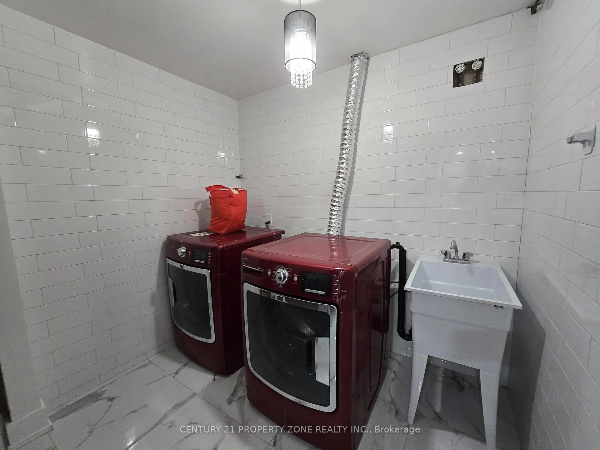 Photo 12 of Unit Basement, 218 Ingleside Place, Kitchener, Victoria Hills — HOMEH