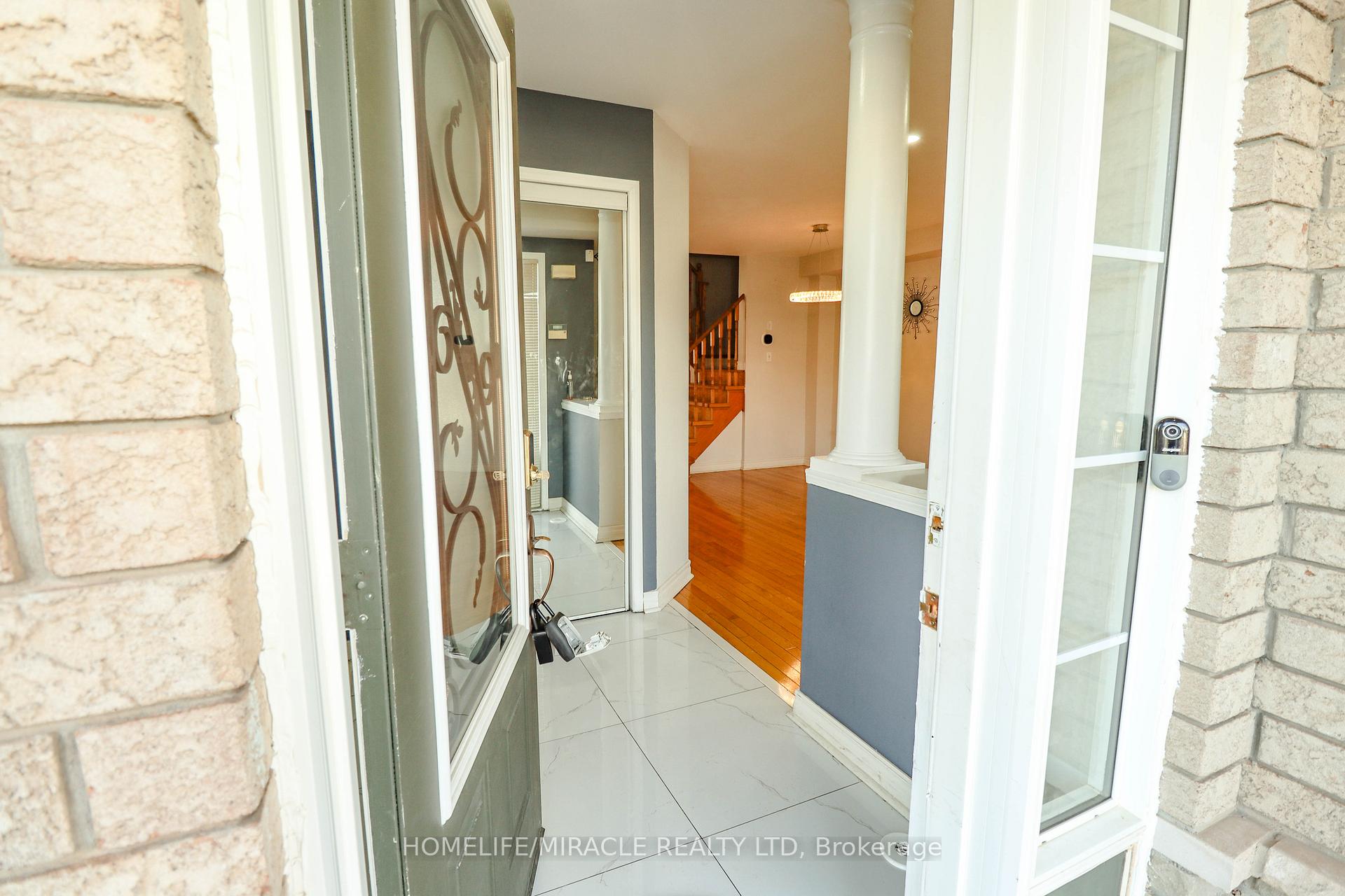 Photo 2 of 5350 Dryden Avenue, Burlington, Orchard — HOMEH