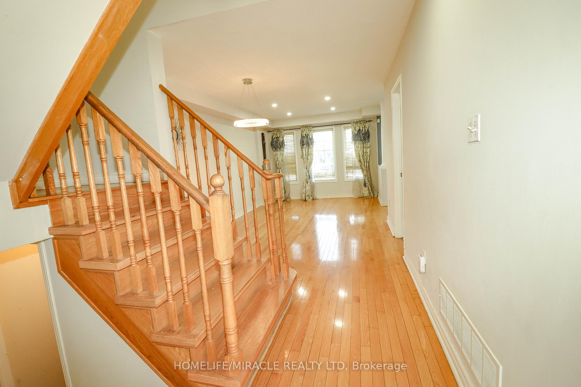 Photo 6 of 5350 Dryden Avenue, Burlington, Orchard — HOMEH