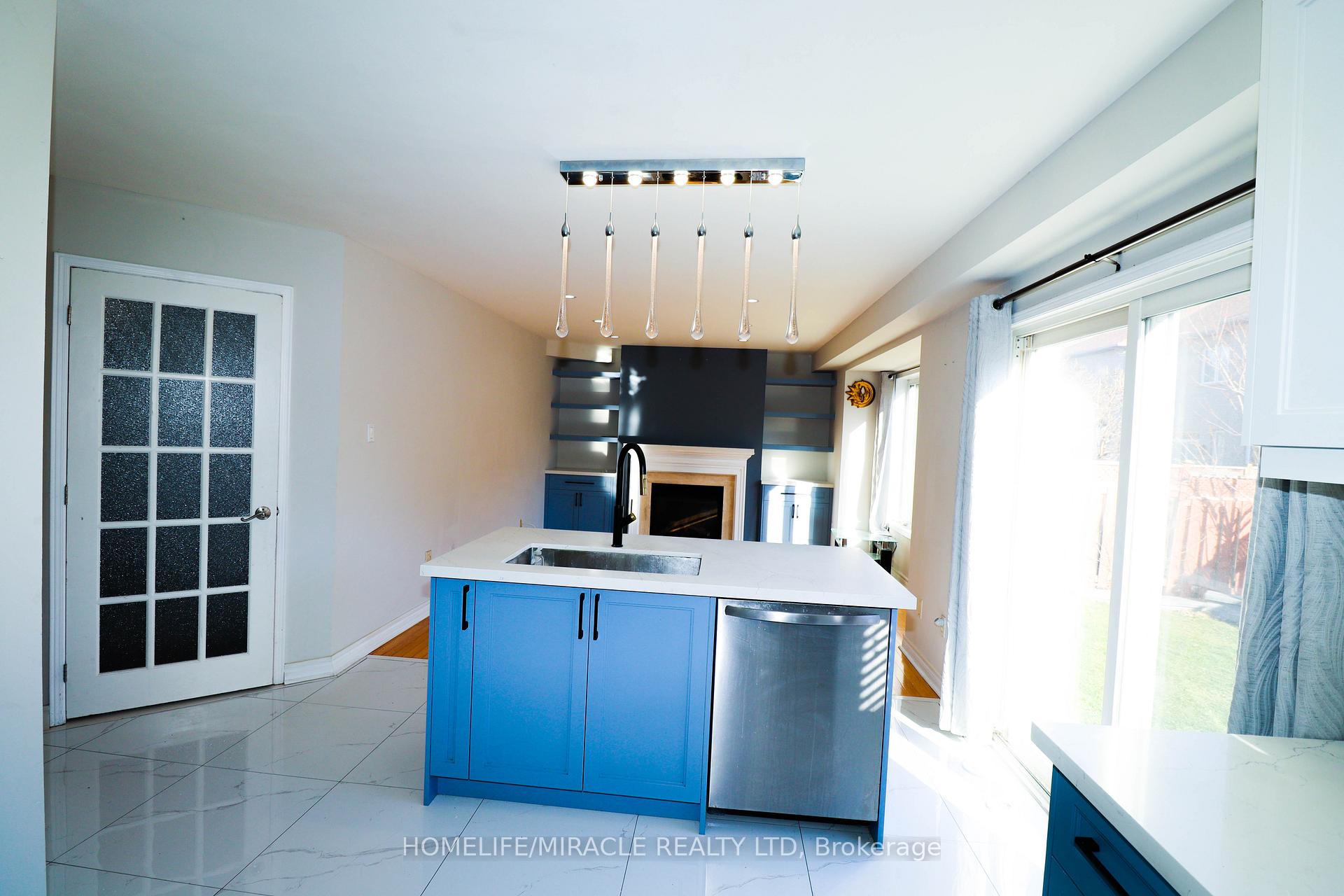 Photo 11 of 5350 Dryden Avenue, Burlington, Orchard — HOMEH