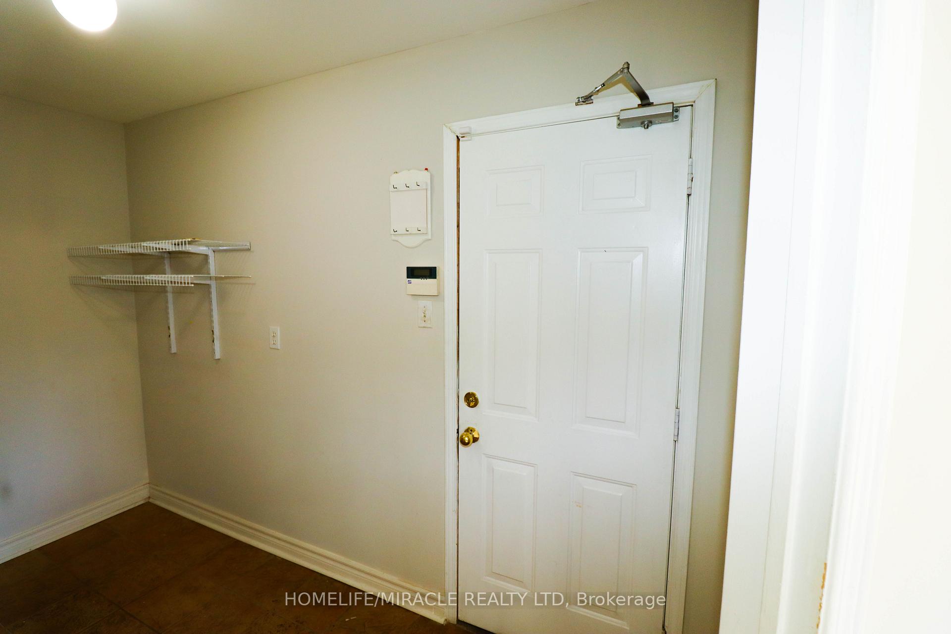 Photo 14 of 5350 Dryden Avenue, Burlington, Orchard — HOMEH
