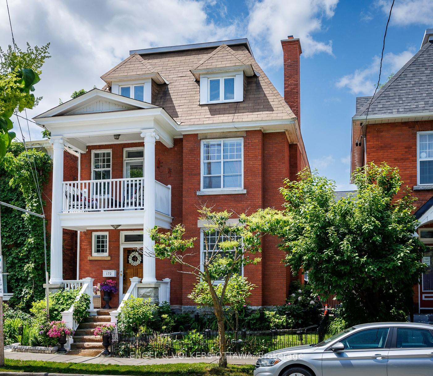 Front of 172 Cartier Street N