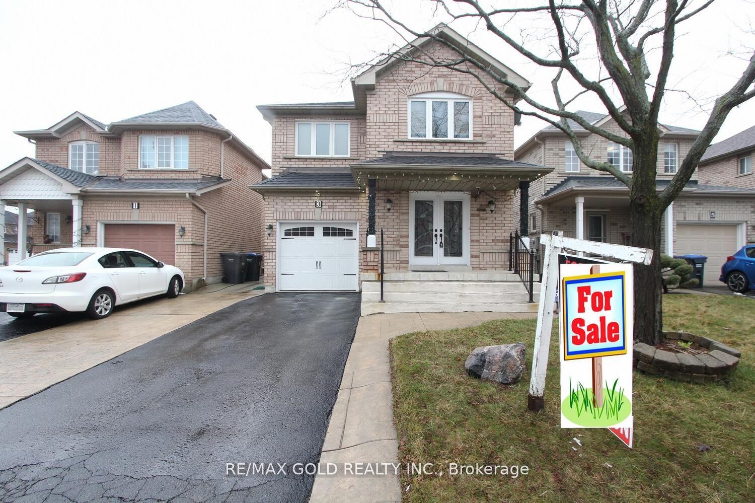 Photo 1 of 3 Oakmeadow Drive, Brampton, Fletcher's Meadow — HOMEH