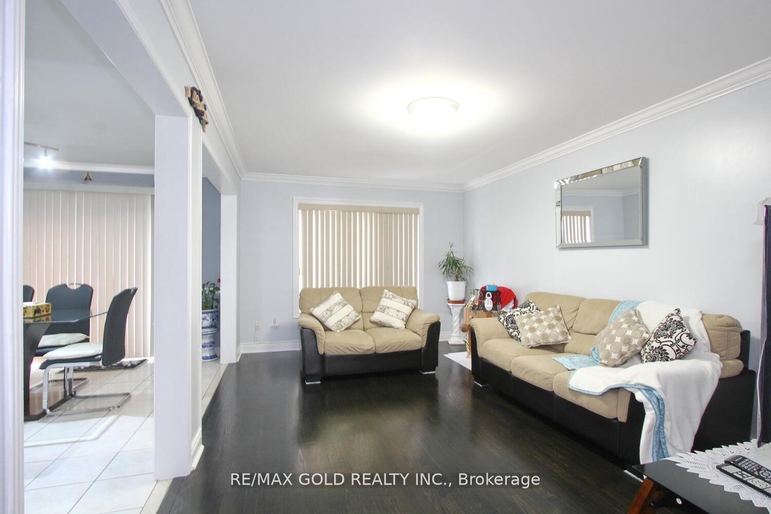 Photo 16 of 3 Oakmeadow Drive, Brampton, Fletcher's Meadow — HOMEH