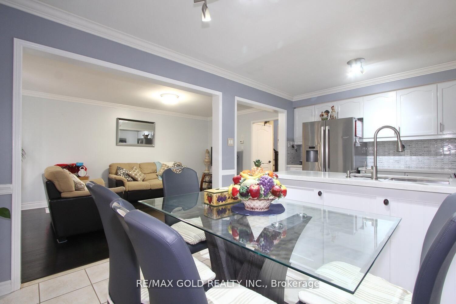 Photo 14 of 3 Oakmeadow Drive, Brampton, Fletcher's Meadow — HOMEH