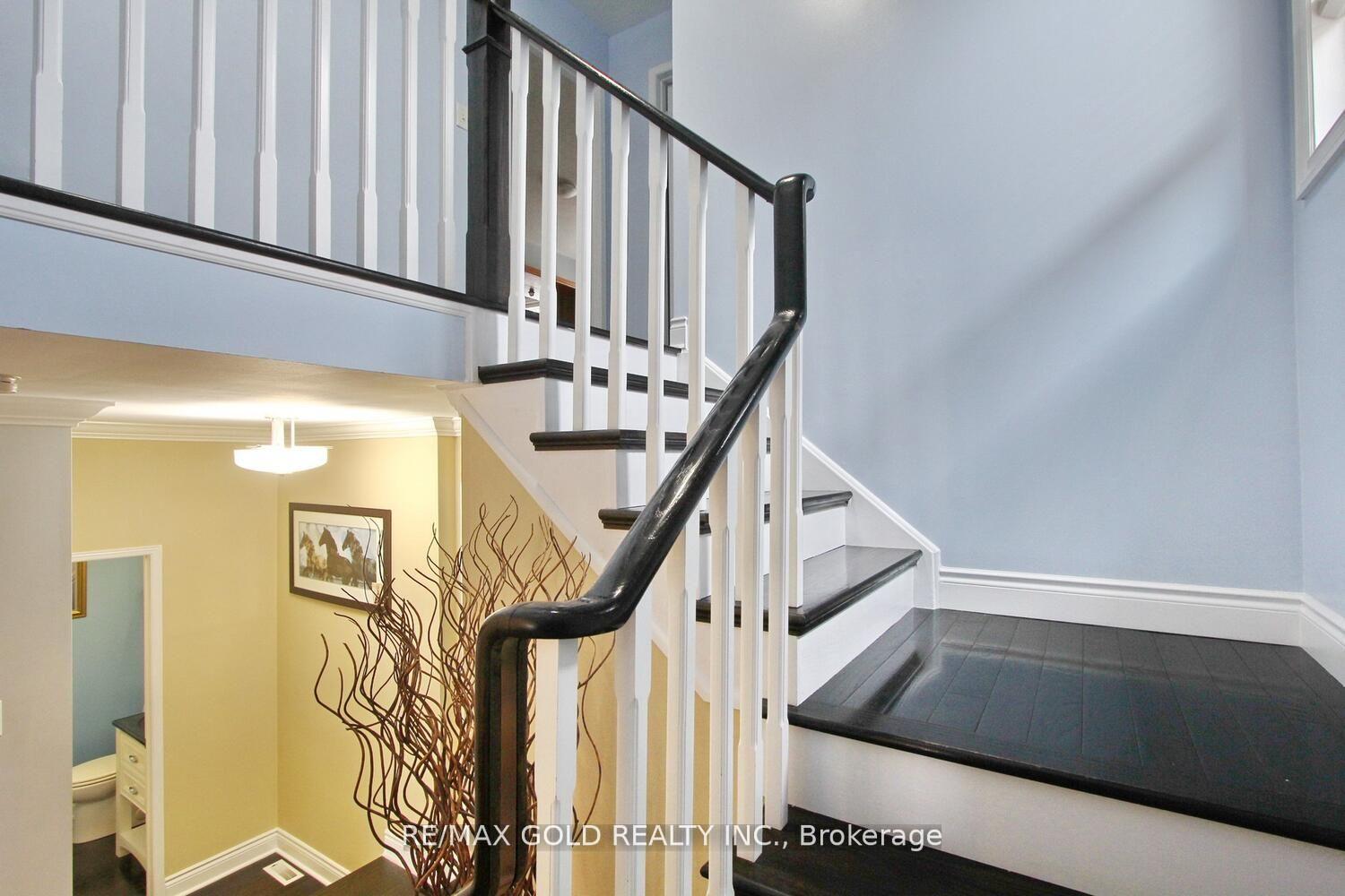 Photo 41 of 3 Oakmeadow Drive, Brampton, Fletcher's Meadow — HOMEH