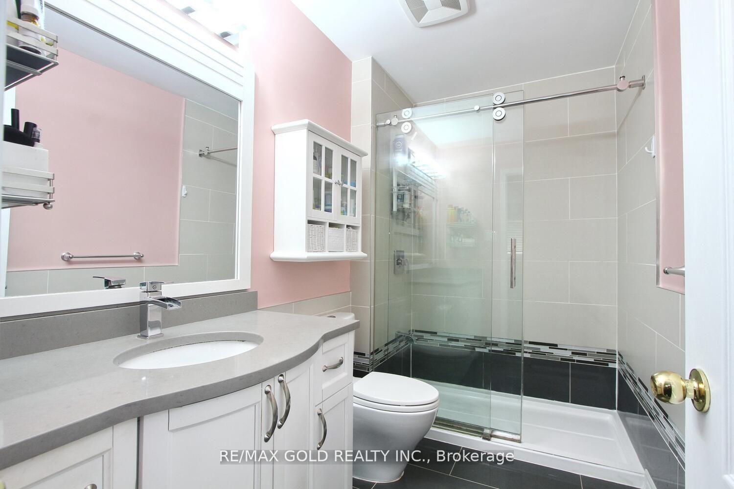Photo 39 of 3 Oakmeadow Drive, Brampton, Fletcher's Meadow — HOMEH