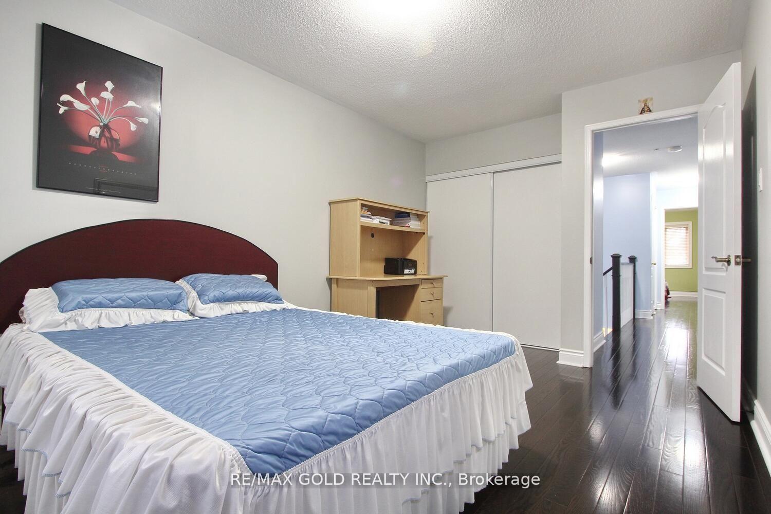 Photo 19 of 3 Oakmeadow Drive, Brampton, Fletcher's Meadow — HOMEH