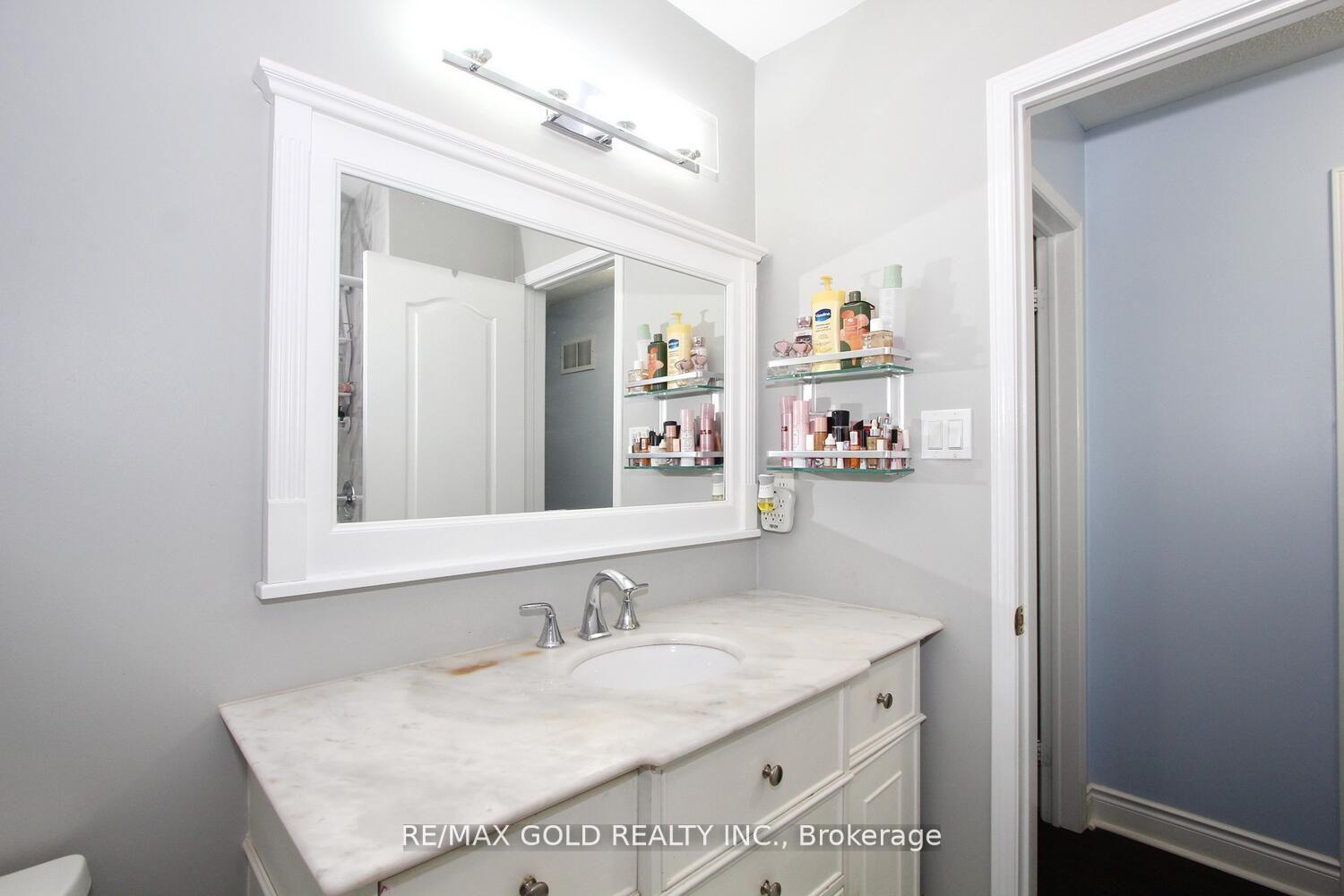 Photo 35 of 3 Oakmeadow Drive, Brampton, Fletcher's Meadow — HOMEH