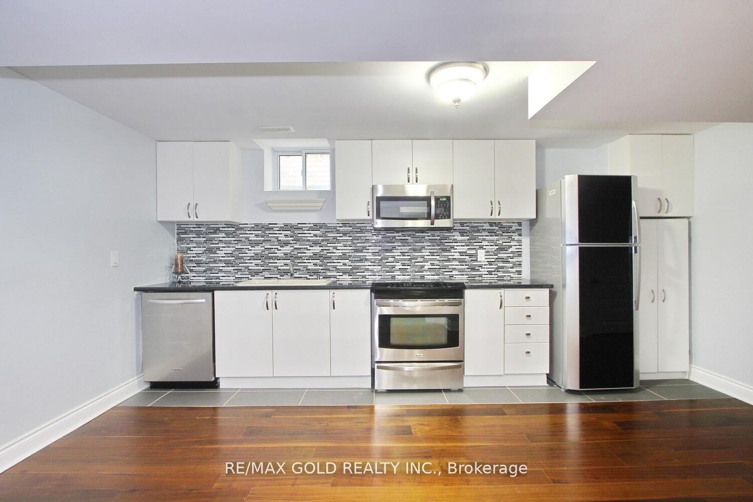Photo 26 of 3 Oakmeadow Drive, Brampton, Fletcher's Meadow — HOMEH