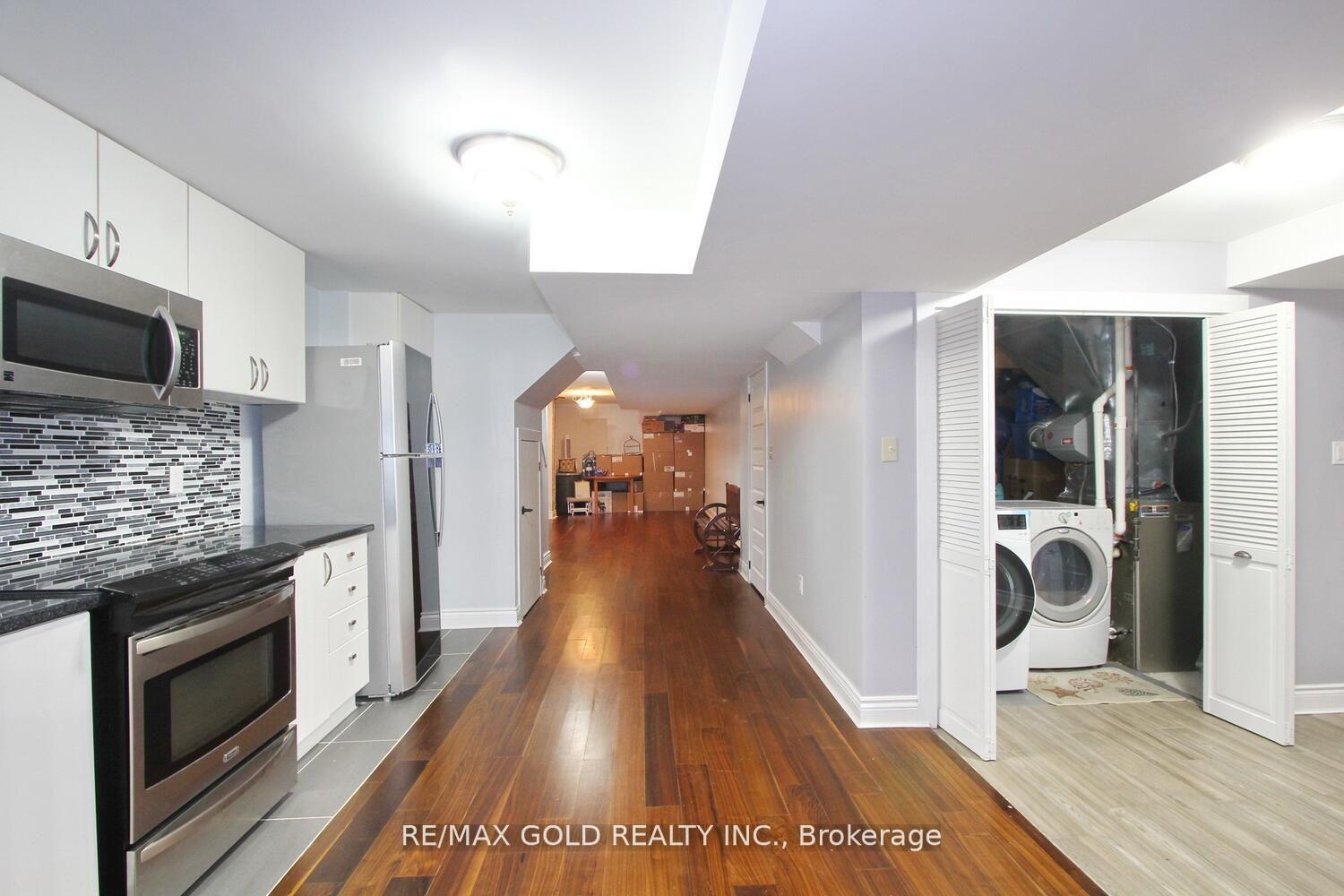 Photo 32 of 3 Oakmeadow Drive, Brampton, Fletcher's Meadow — HOMEH