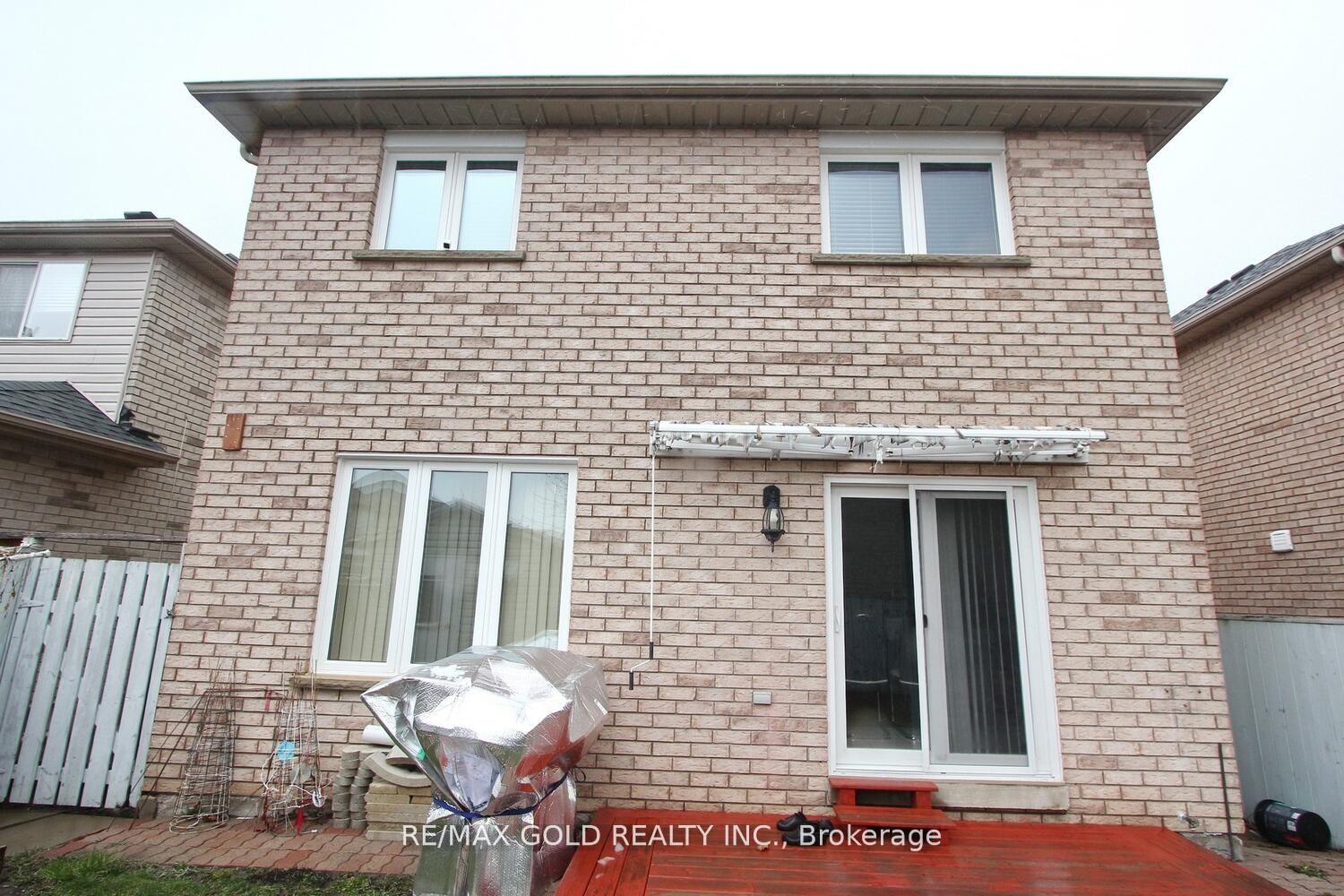 Photo 38 of 3 Oakmeadow Drive, Brampton, Fletcher's Meadow — HOMEH