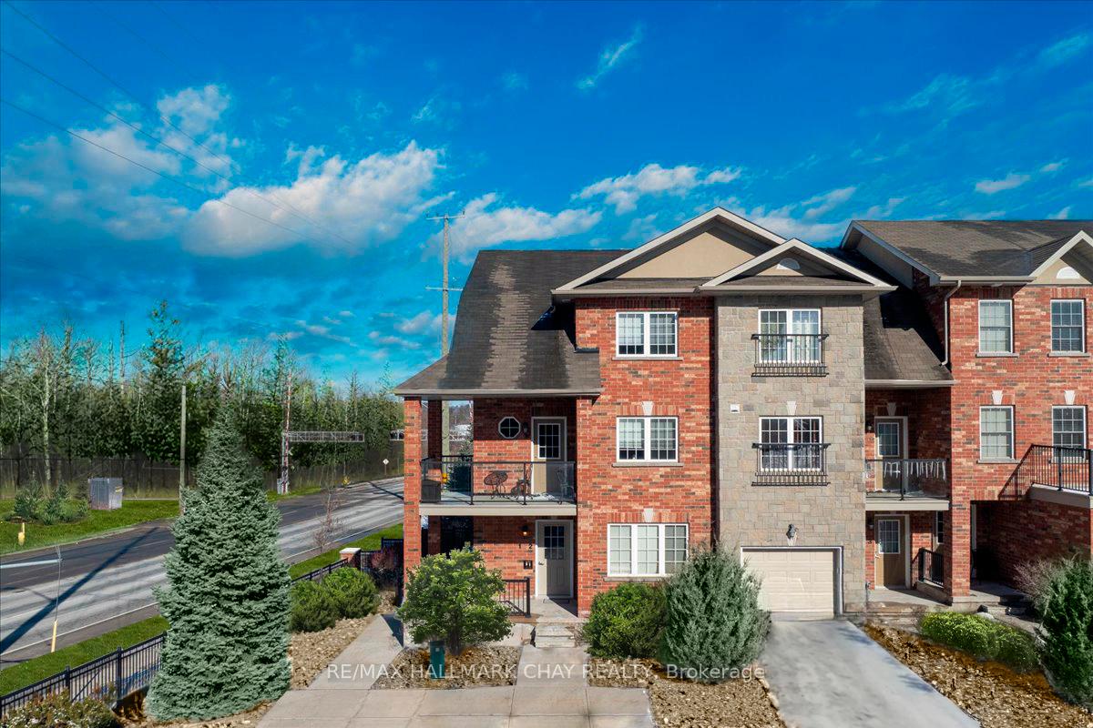 Front of Unit 1, 57 Ferndale Drive S