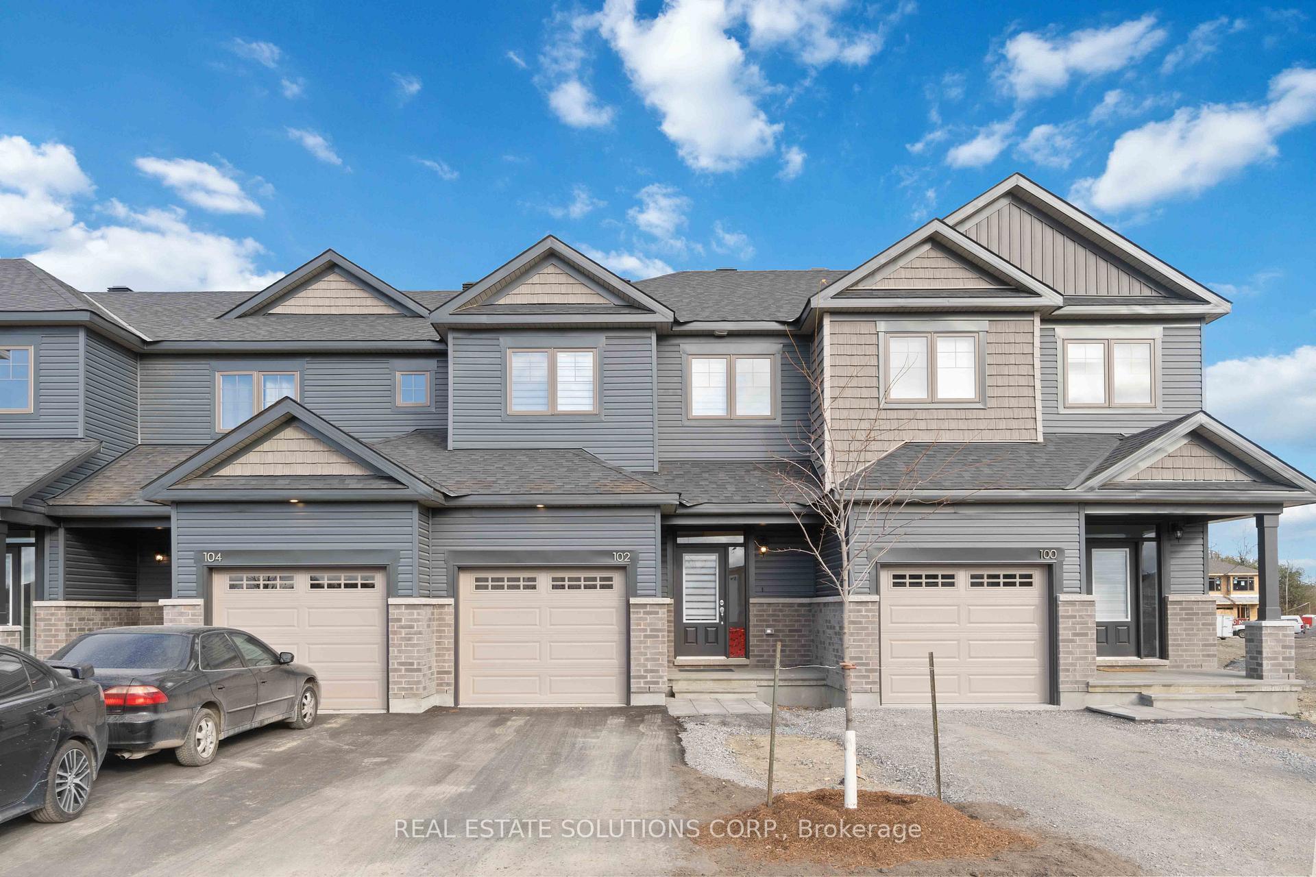 Photo 1 of 102 Wabikon Crescent, Ottawa, Blossom Park/Kemp Park/Findlay Creek — HOMEH