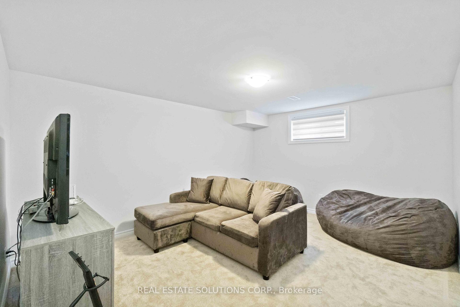 Photo 24 of 102 Wabikon Crescent, Ottawa, Blossom Park/Kemp Park/Findlay Creek — HOMEH