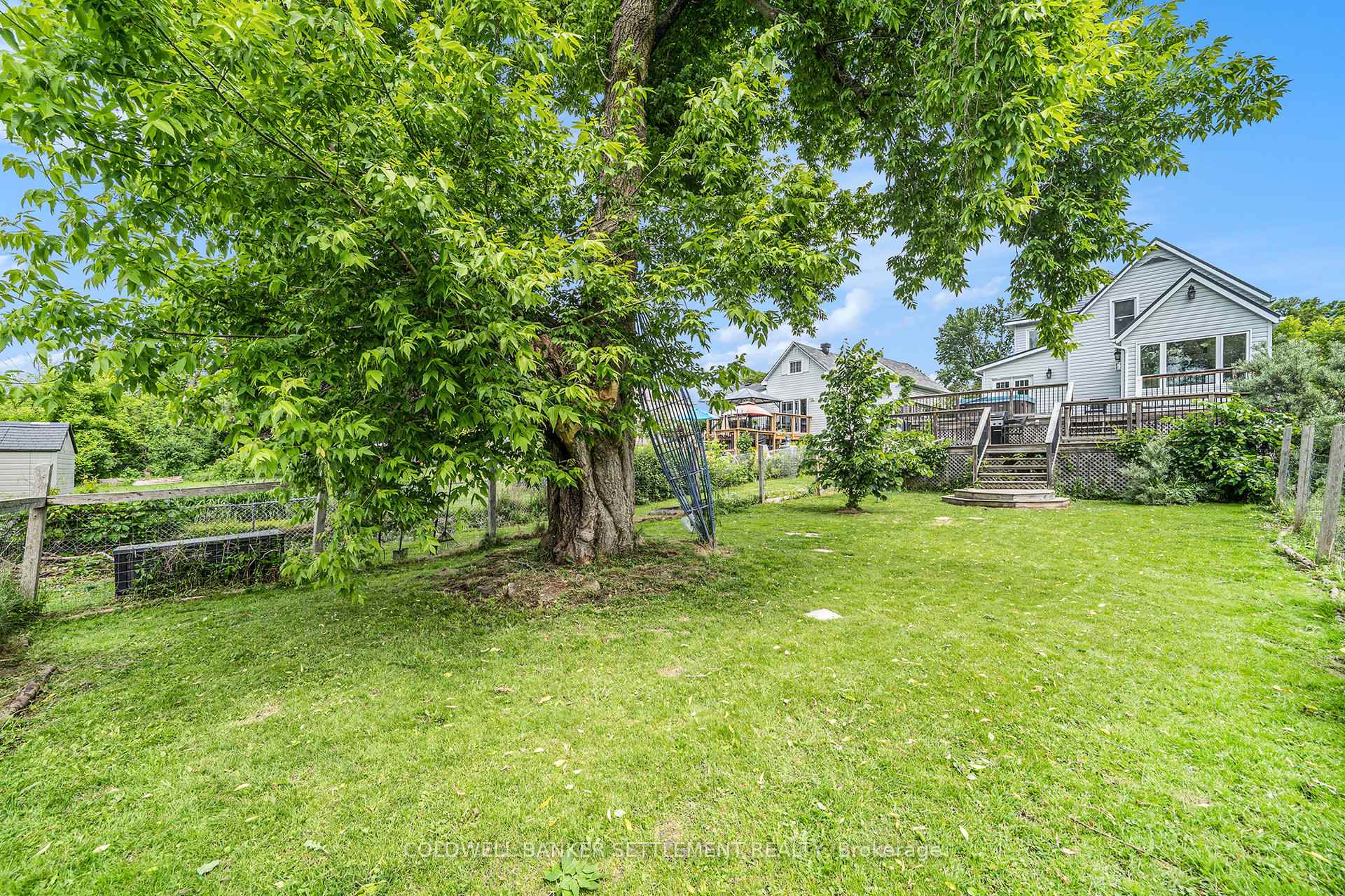 Photo 4 of 80 Queen Street, Smiths Falls — HOMEH