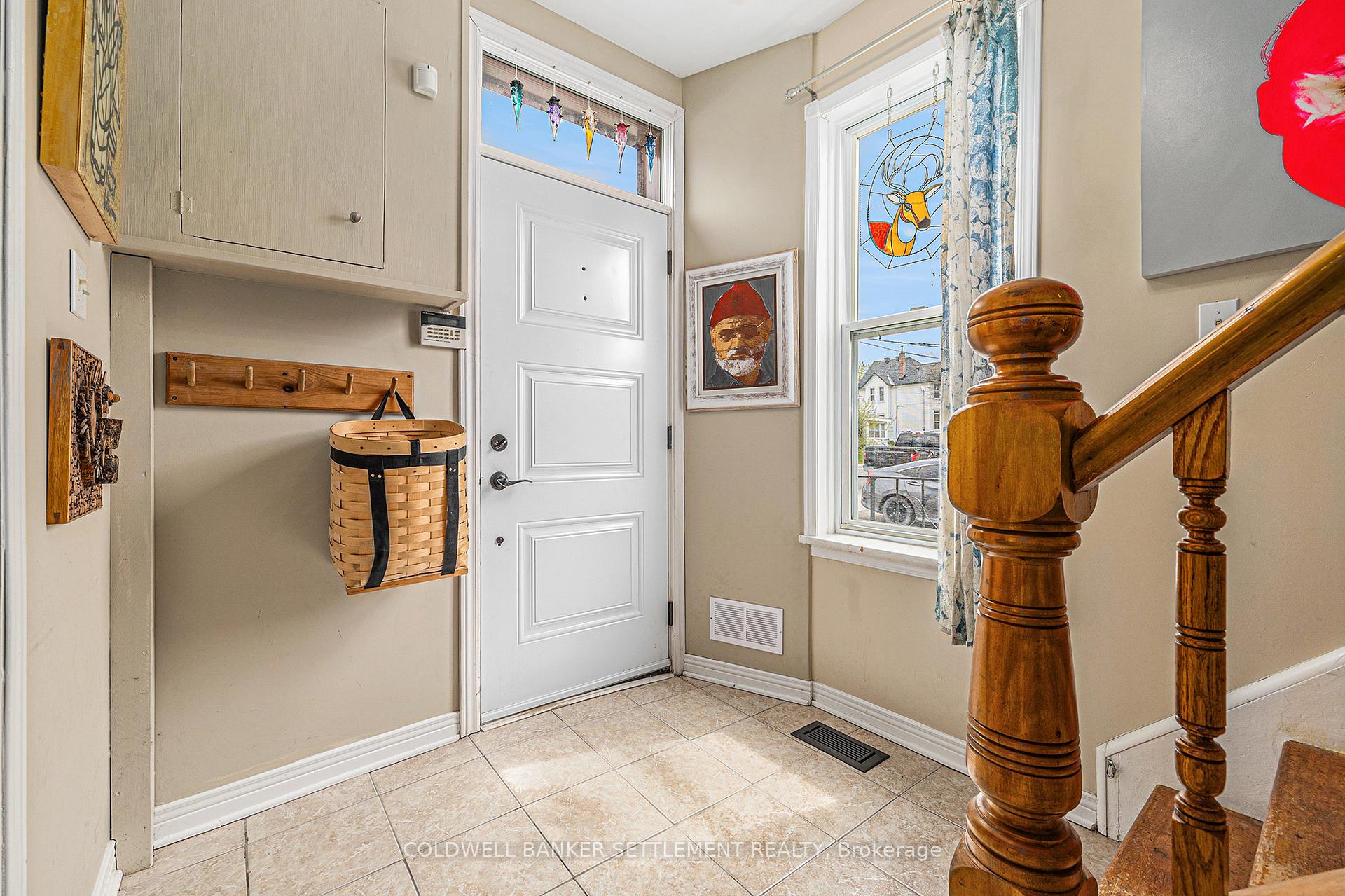 Photo 10 of 80 Queen Street, Smiths Falls — HOMEH