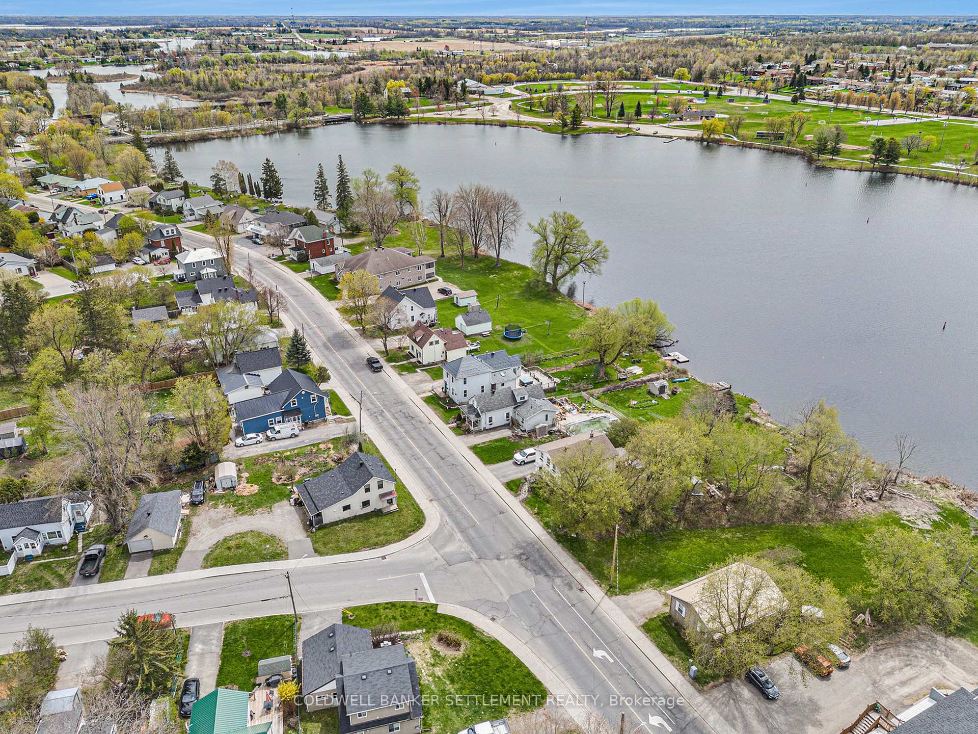 Photo 34 of 80 Queen Street, Smiths Falls — HOMEH