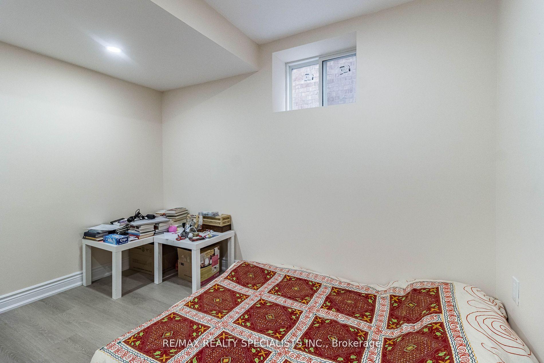 Photo 18 of 17 Poplar Plains Road, Brampton, Fletcher's Meadow — HOMEH