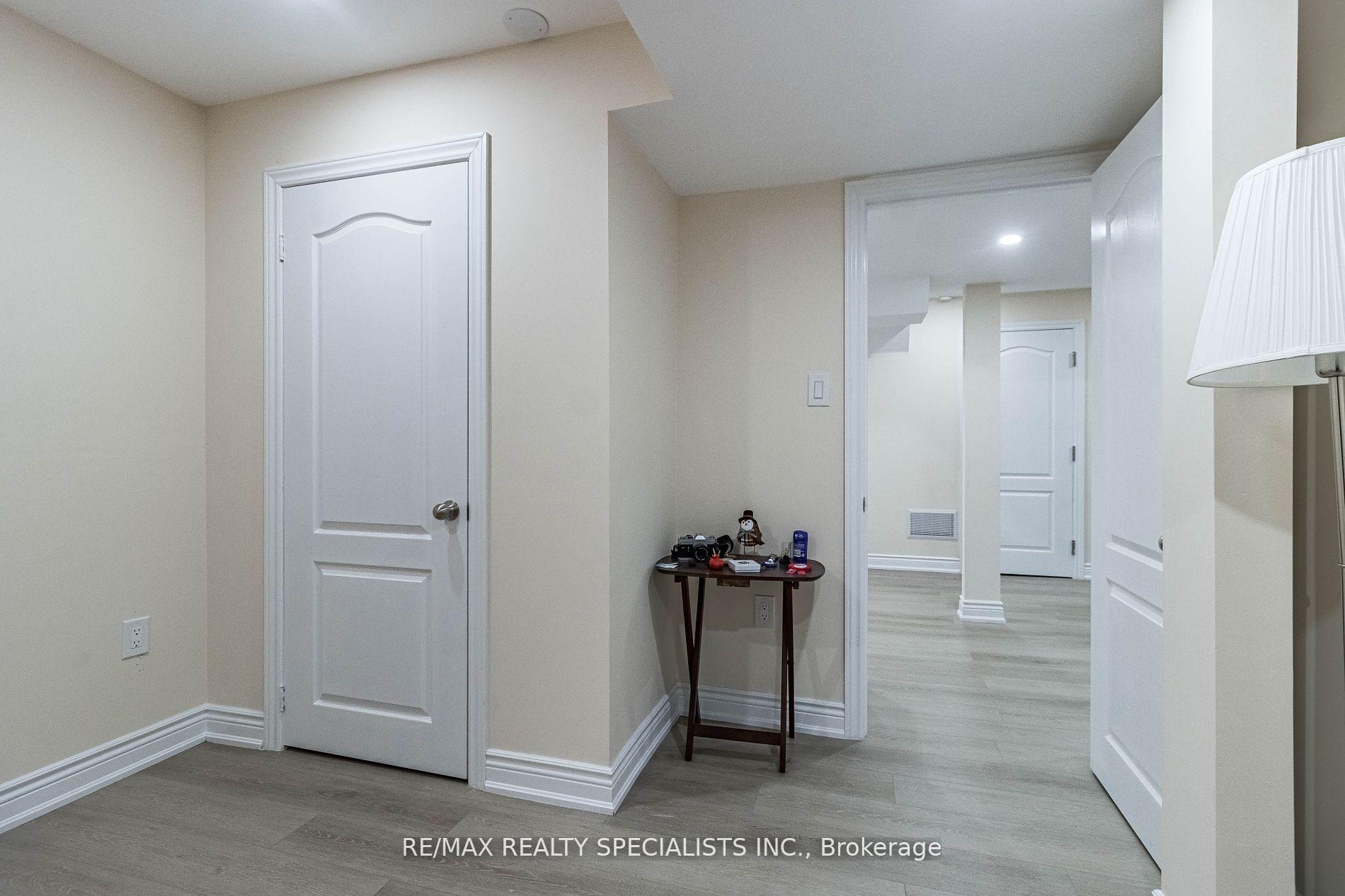 Photo 17 of 17 Poplar Plains Road, Brampton, Fletcher's Meadow — HOMEH