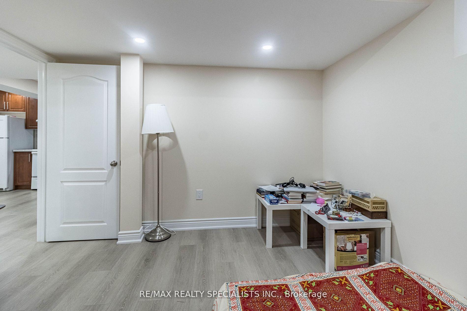 Photo 19 of 17 Poplar Plains Road, Brampton, Fletcher's Meadow — HOMEH