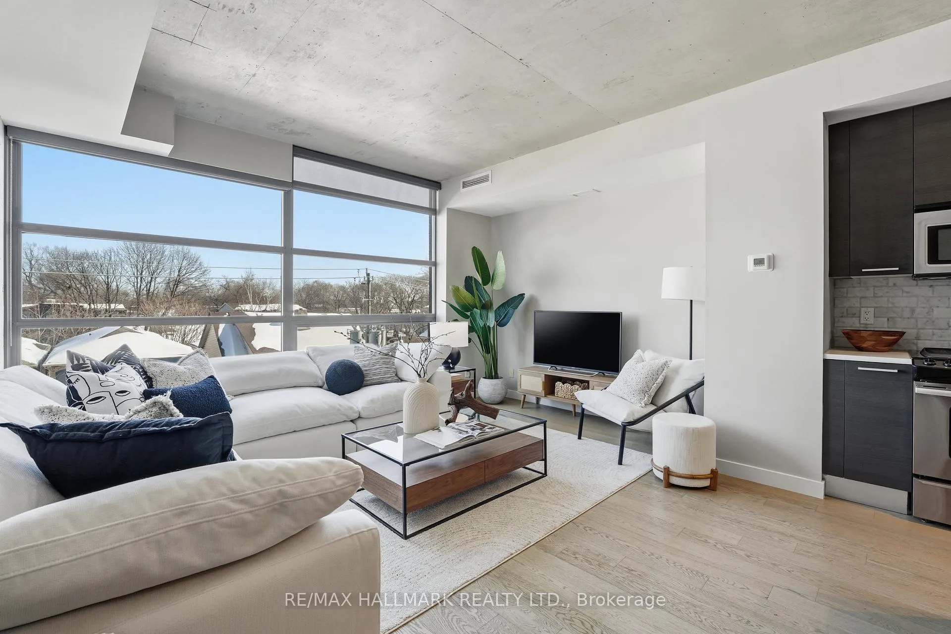 Photo 11 of Unit 305, 90 Broadview Avenue, Toronto, South Riverdale — HOMEH