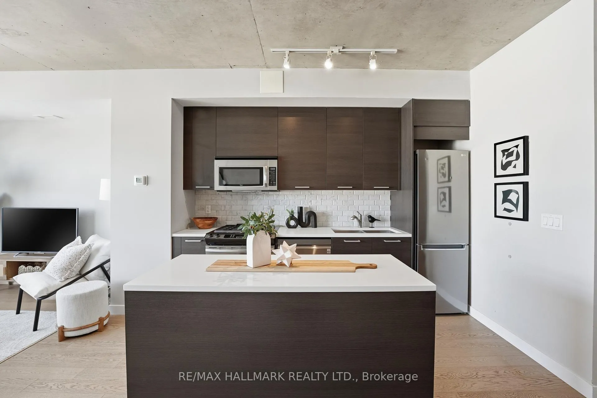 Photo 12 of Unit 305, 90 Broadview Avenue, Toronto, South Riverdale — HOMEH
