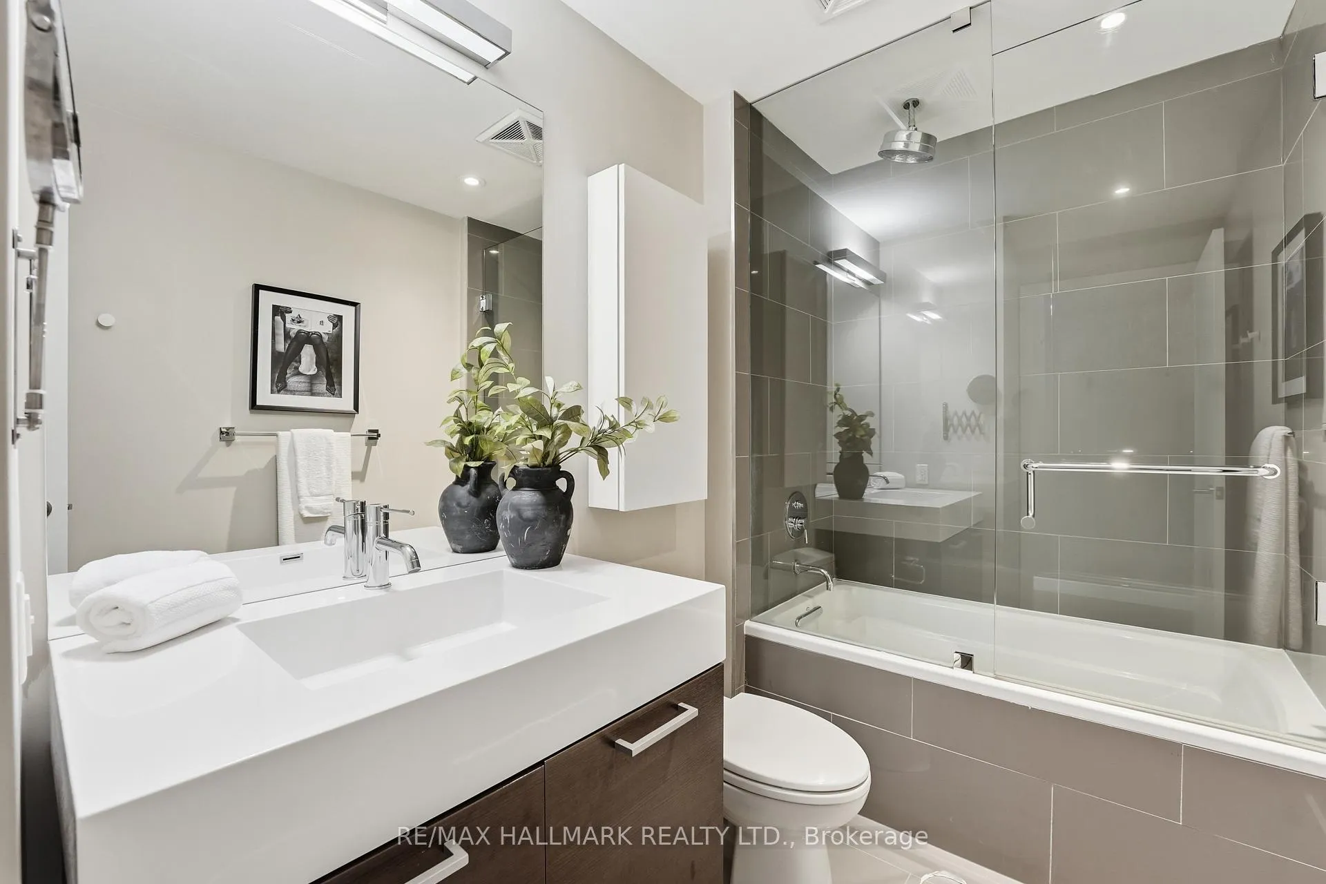 Photo 17 of Unit 305, 90 Broadview Avenue, Toronto, South Riverdale — HOMEH