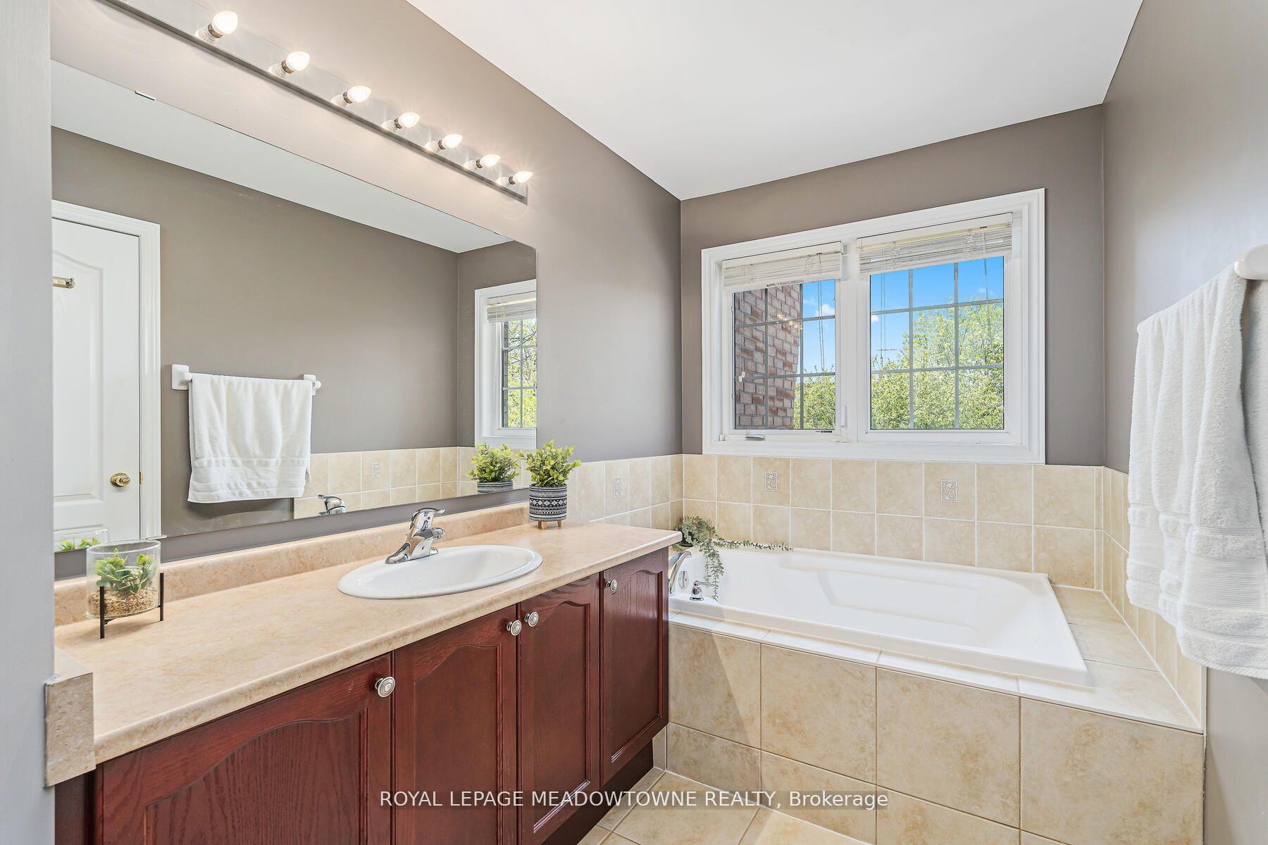 Photo 20 of 102 Cedarbrook Road, Brampton, Sandringham-Wellington — HOMEH
