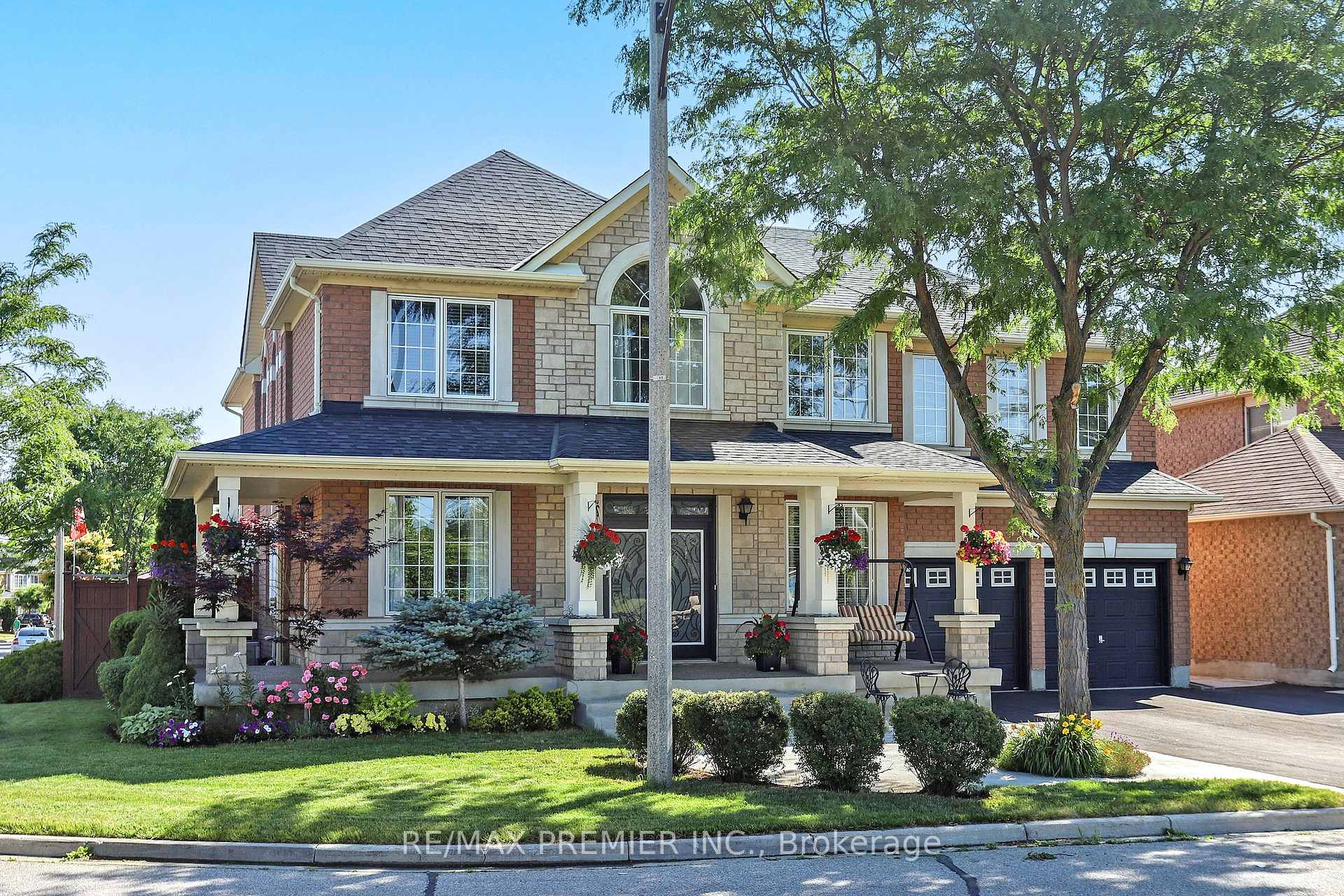 Photo 1 of 42 Sparta Drive, Brampton, Vales of Castlemore — HOMEH