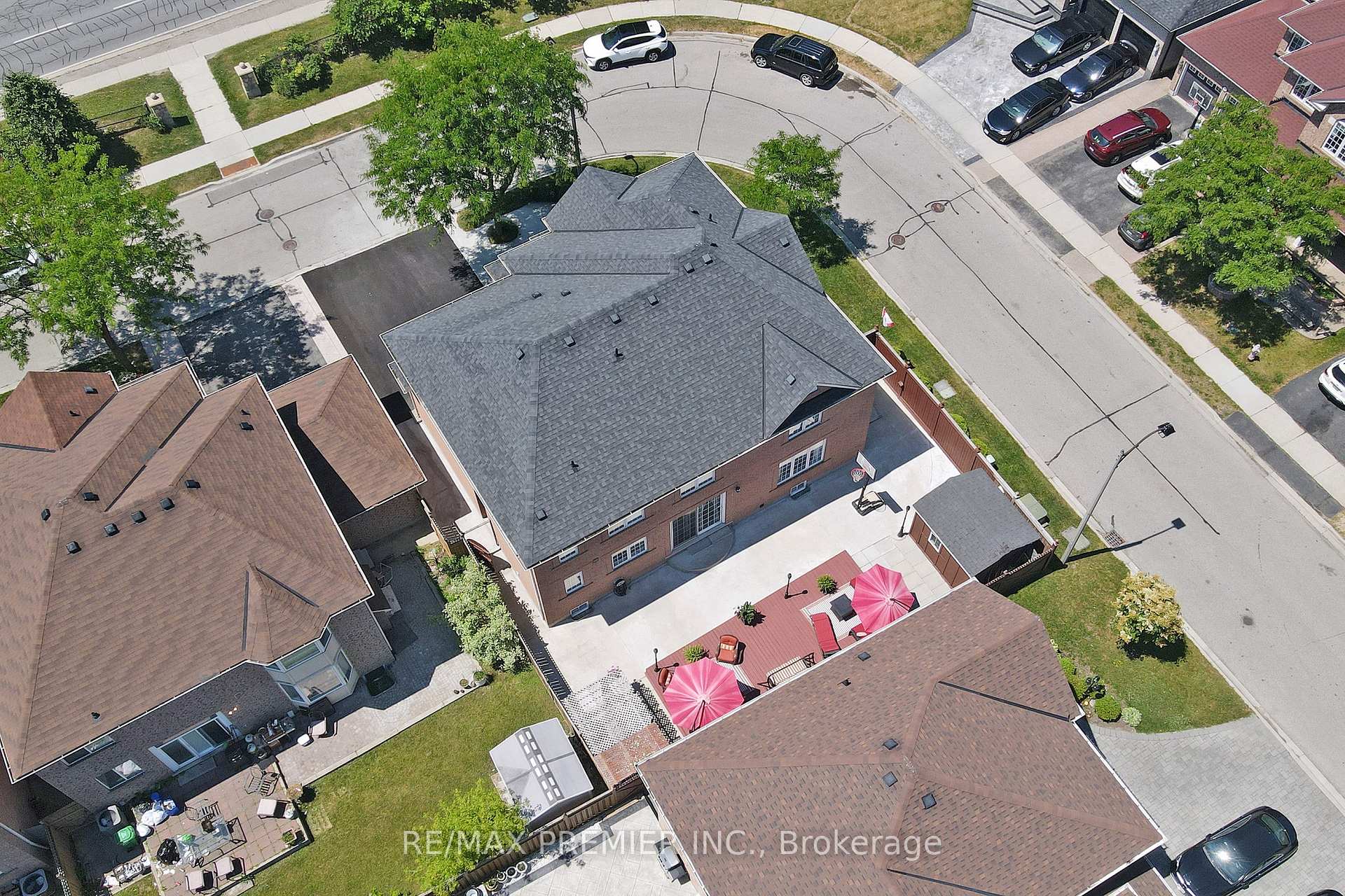 Photo 3 of 42 Sparta Drive, Brampton, Vales of Castlemore — HOMEH