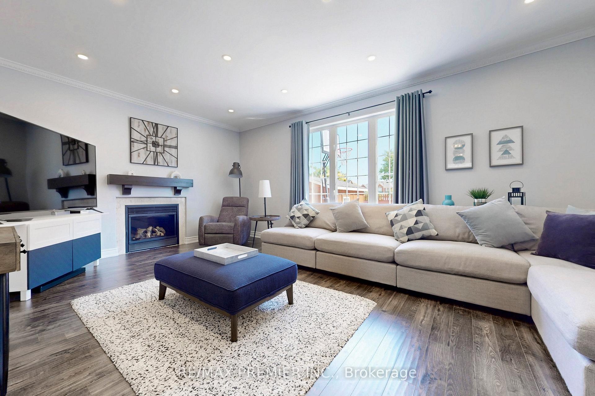 Photo 7 of 42 Sparta Drive, Brampton, Vales of Castlemore — HOMEH