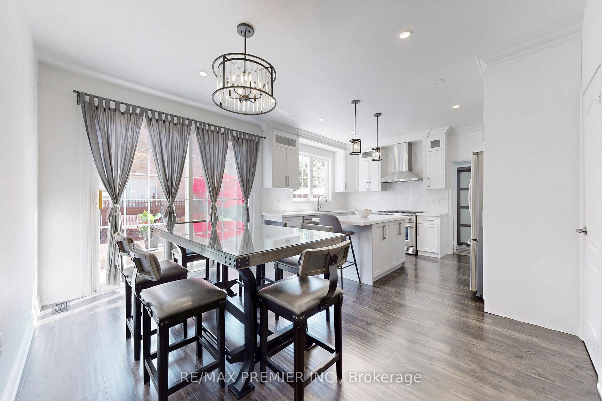 Photo 8 of 42 Sparta Drive, Brampton, Vales of Castlemore — HOMEH
