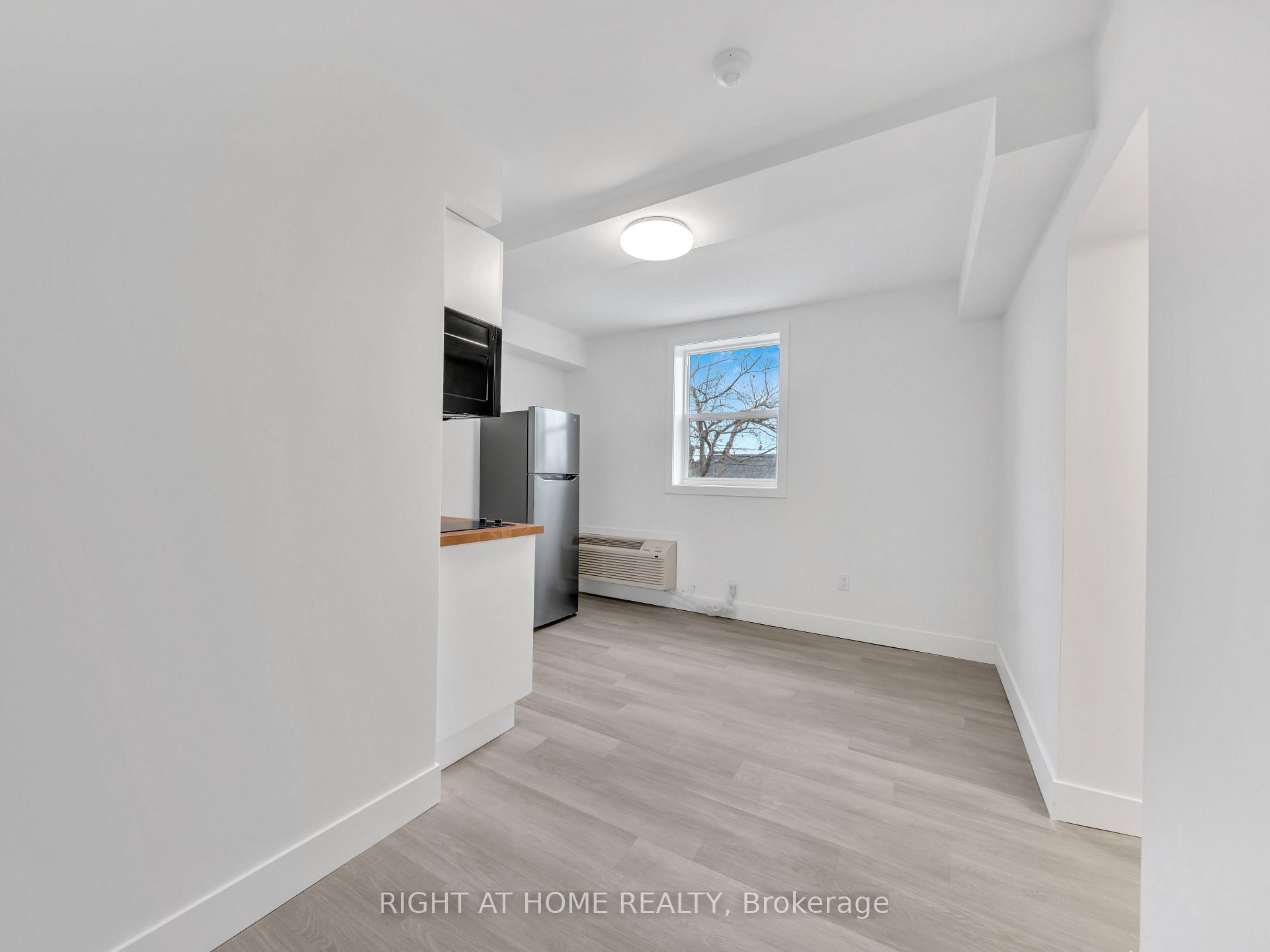 Photo 23 of Unit 206, 1804 Drouillard Road, Windsor — HOMEH