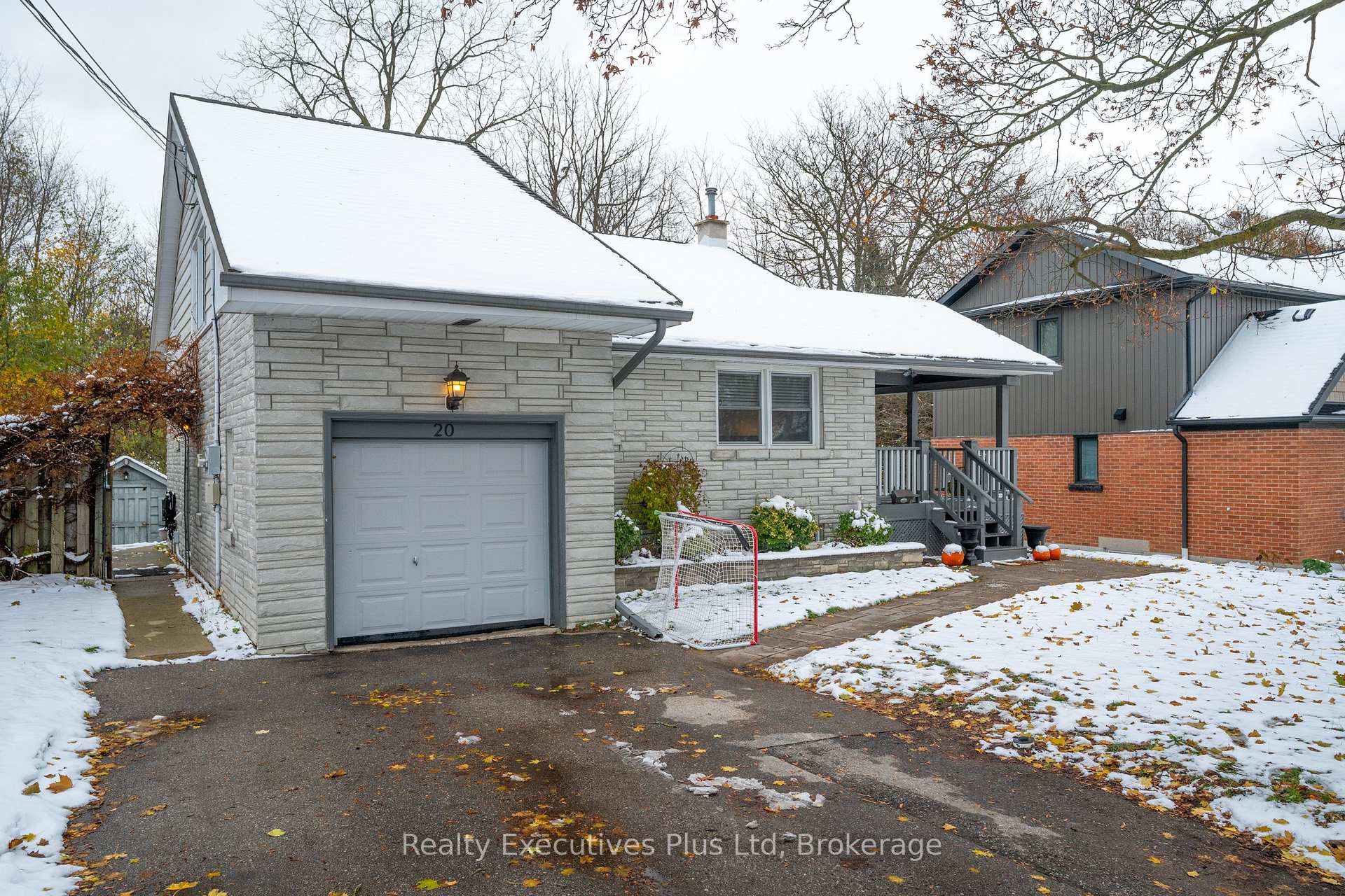 Photo 5 of 20 Summit Crescent, Guelph, Exhibition Park — HOMEH