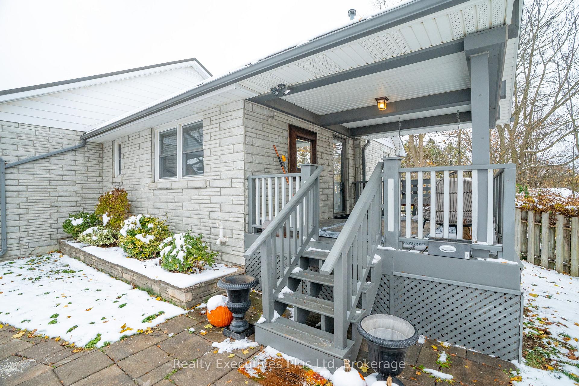 Photo 6 of 20 Summit Crescent, Guelph, Exhibition Park — HOMEH