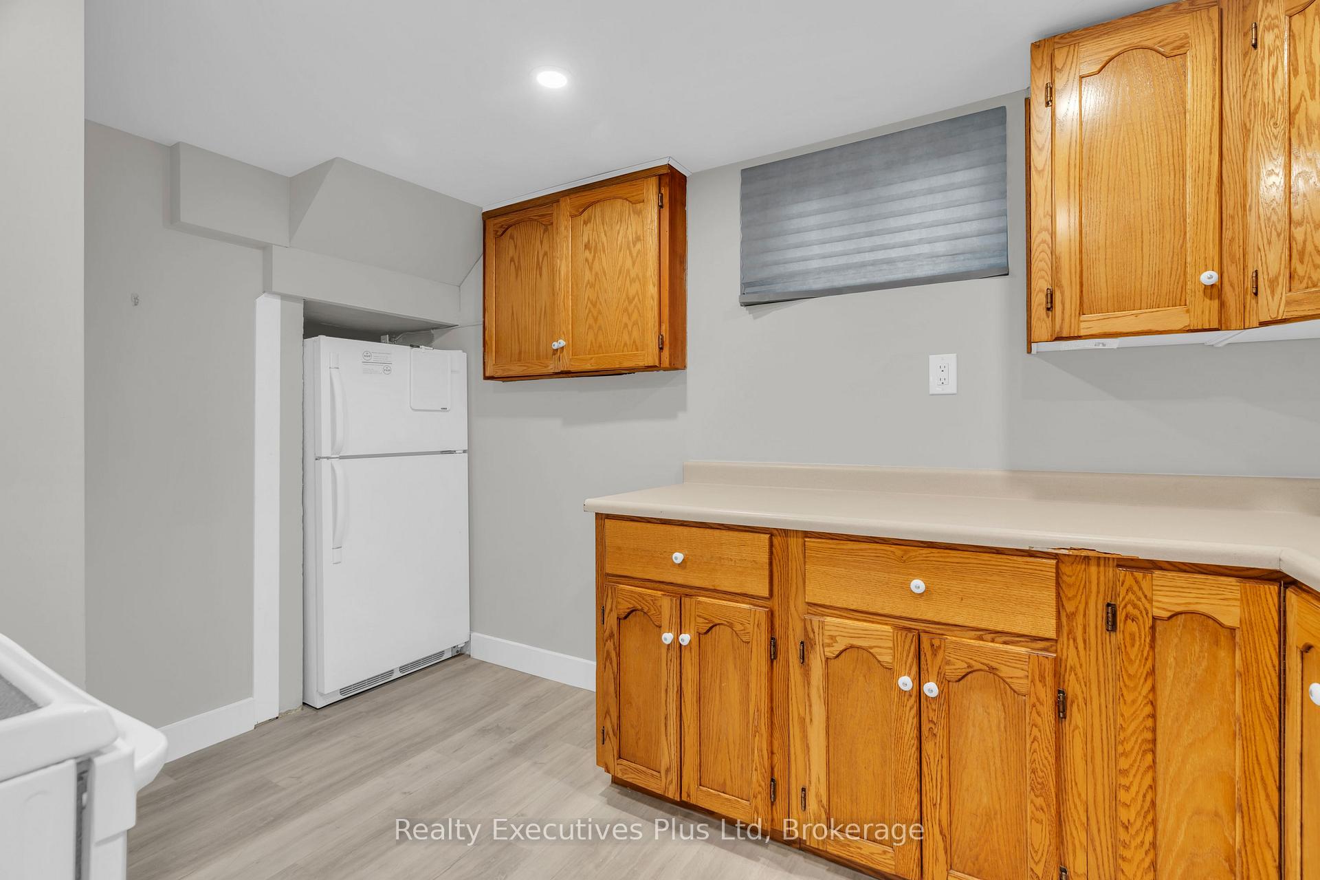 Photo 29 of 20 Summit Crescent, Guelph, Exhibition Park — HOMEH