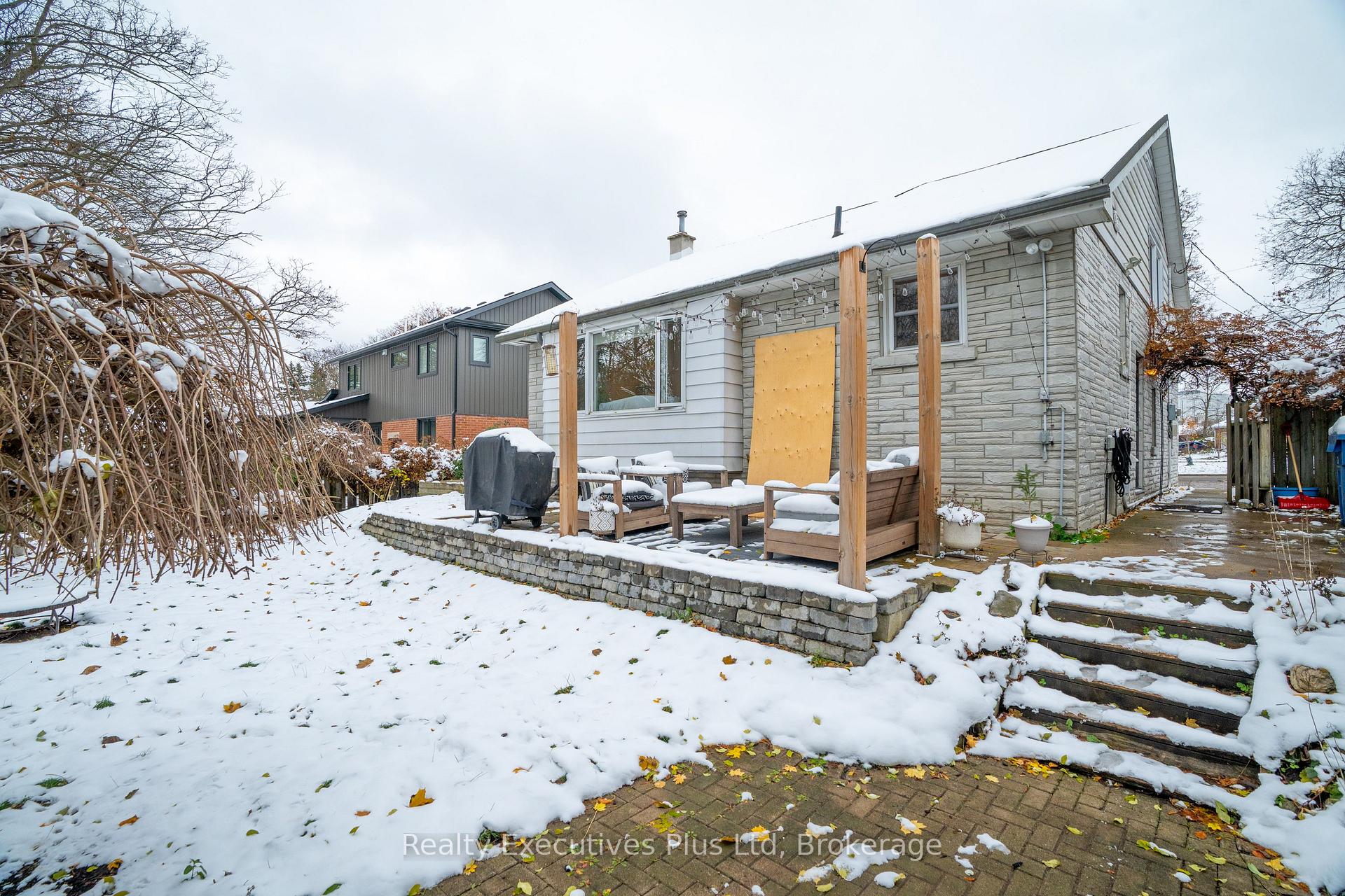 Photo 37 of 20 Summit Crescent, Guelph, Exhibition Park — HOMEH