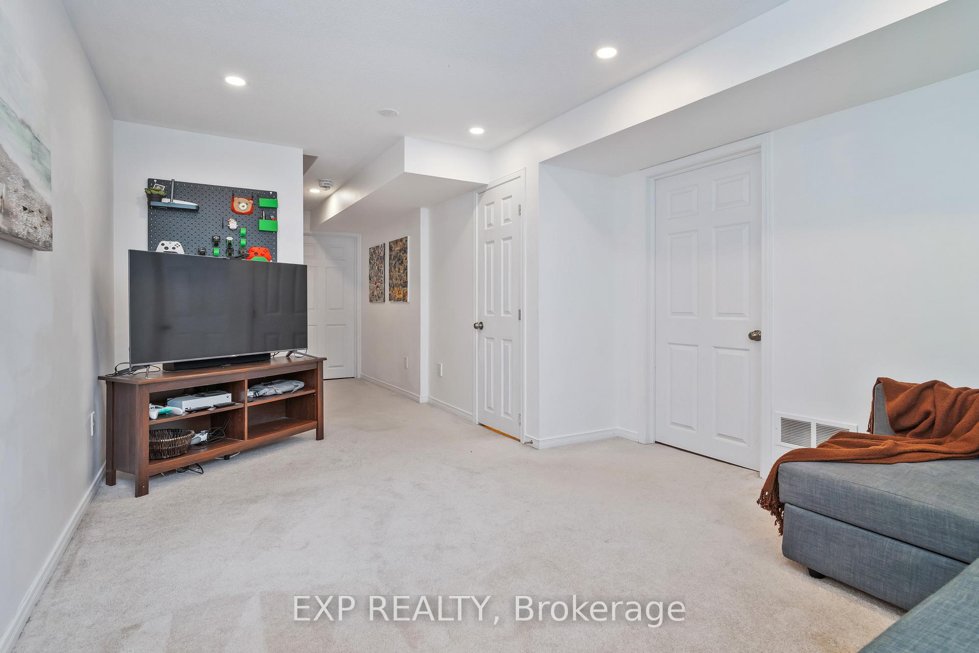 Photo 28 of 134 Camden Private, Ottawa, Barrhaven - Cedargrove/Fraserdale — HOMEH