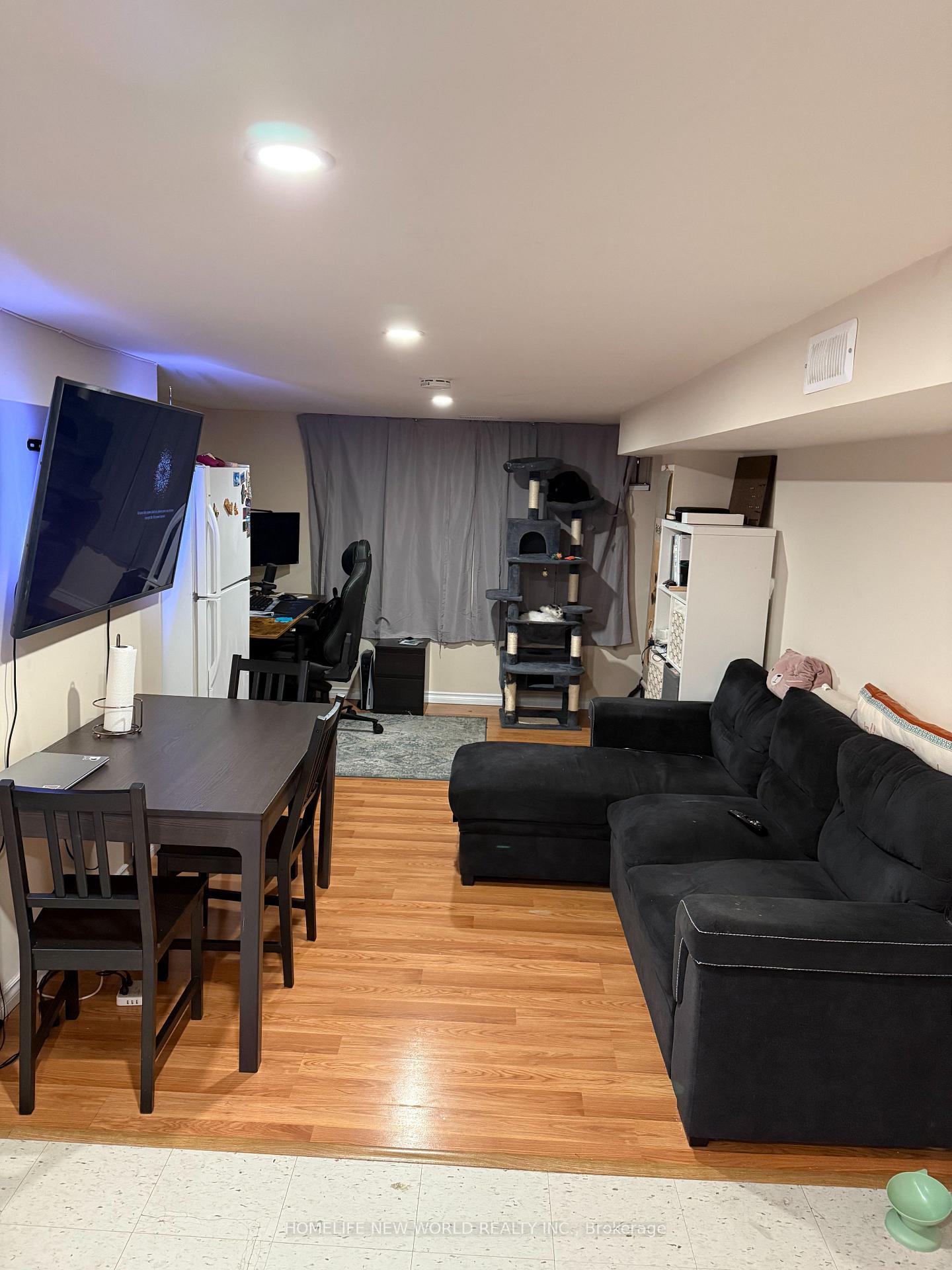 Photo 5 of Unit Basement, 898 krosno Boulevard W, Pickering, Bay Ridges — HOMEH