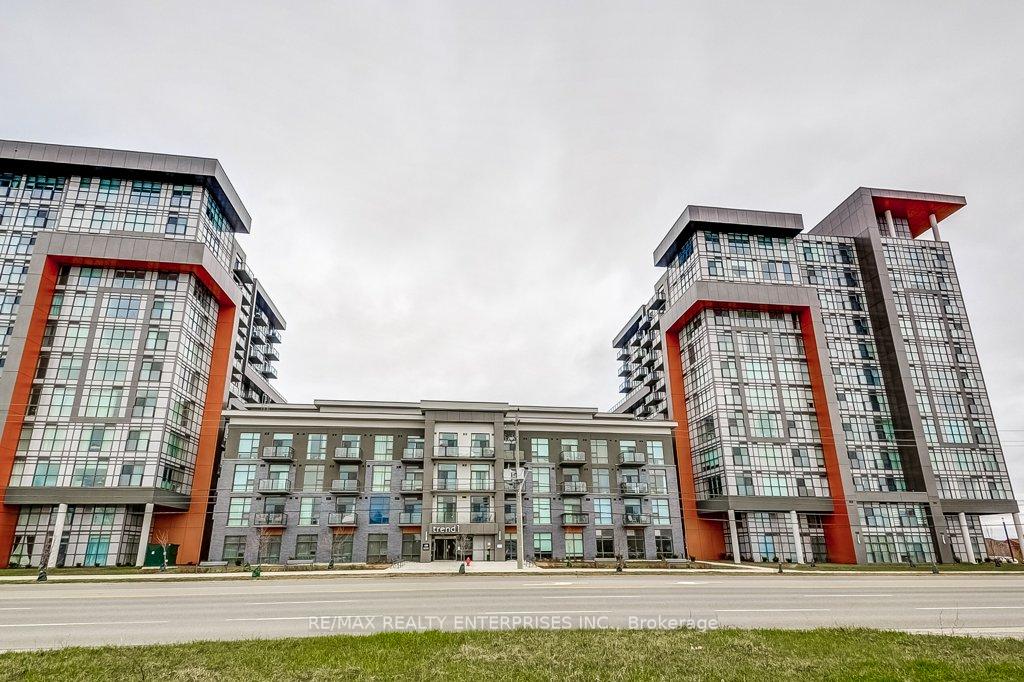 Front of Unit 520, 450 Dundas Street E
