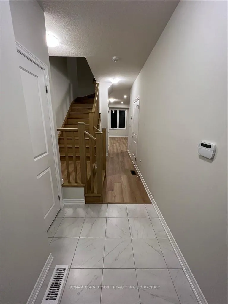Photo 4 of 5 Genoa Drive, Hamilton, Jerome — HOMEH