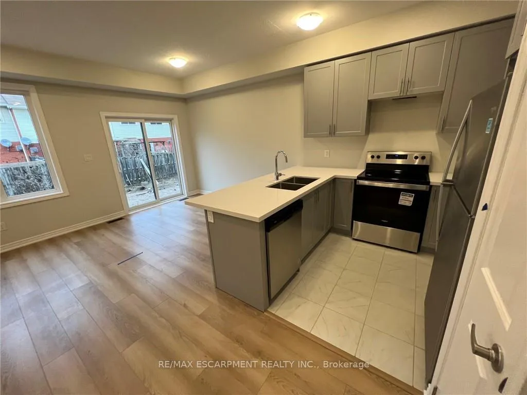 Photo 9 of 5 Genoa Drive, Hamilton, Jerome — HOMEH
